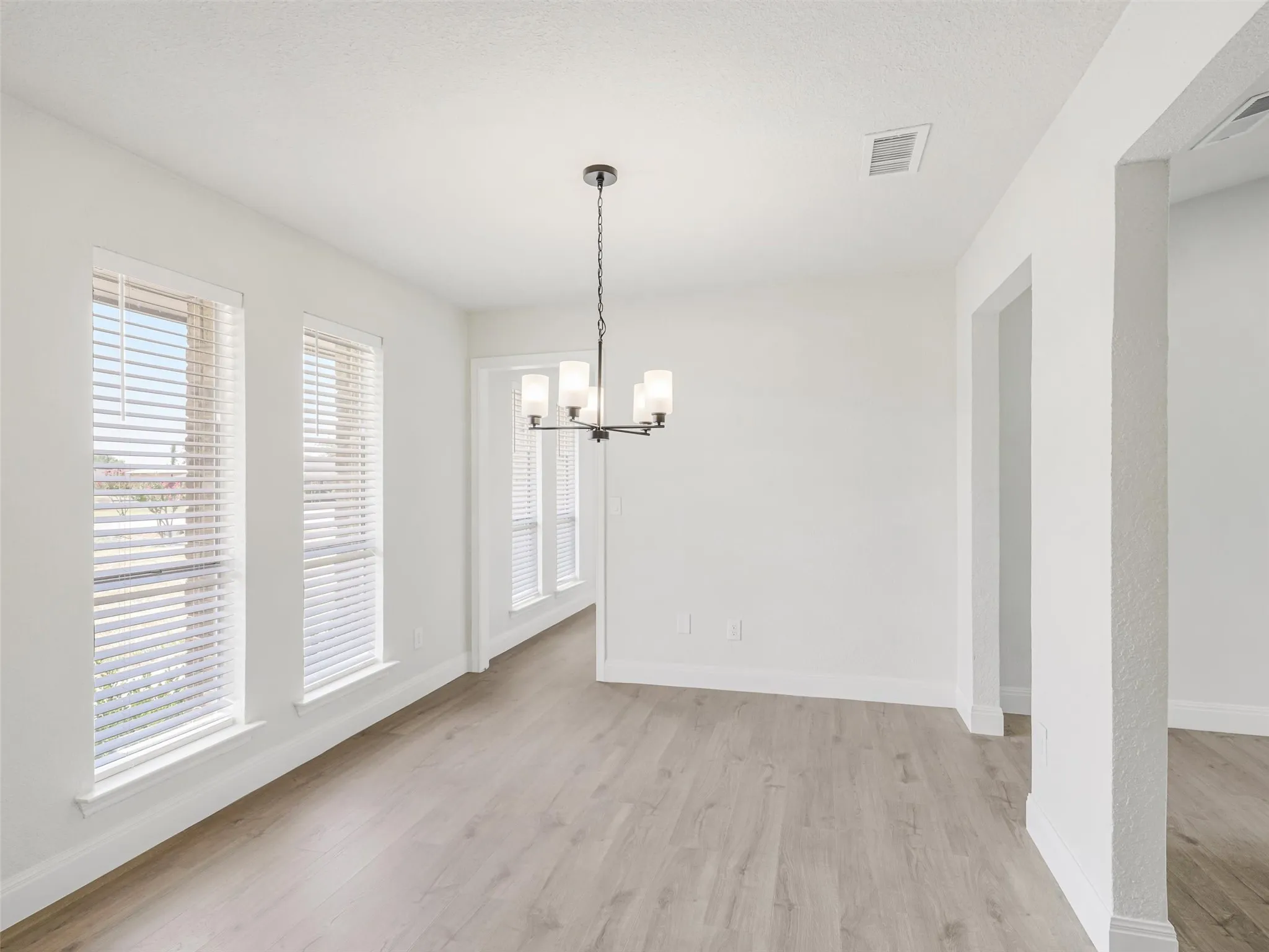 Single Family Residence For Sale in Collin County , 5609 Elisa Lane, Parker, Texas 75002, 3 Bedroom, 2 Bathroom, Garage spaces, 2,296 Sqft, built in 1973, mls#21372733, Real Estate Agent in Parker, Homes For Sale in Collin county, Homes For Sale in Parker, Realtor in Parker Texas, Real Estate Brokerage Independent Realty Texas, Luminita Cordes Realtor