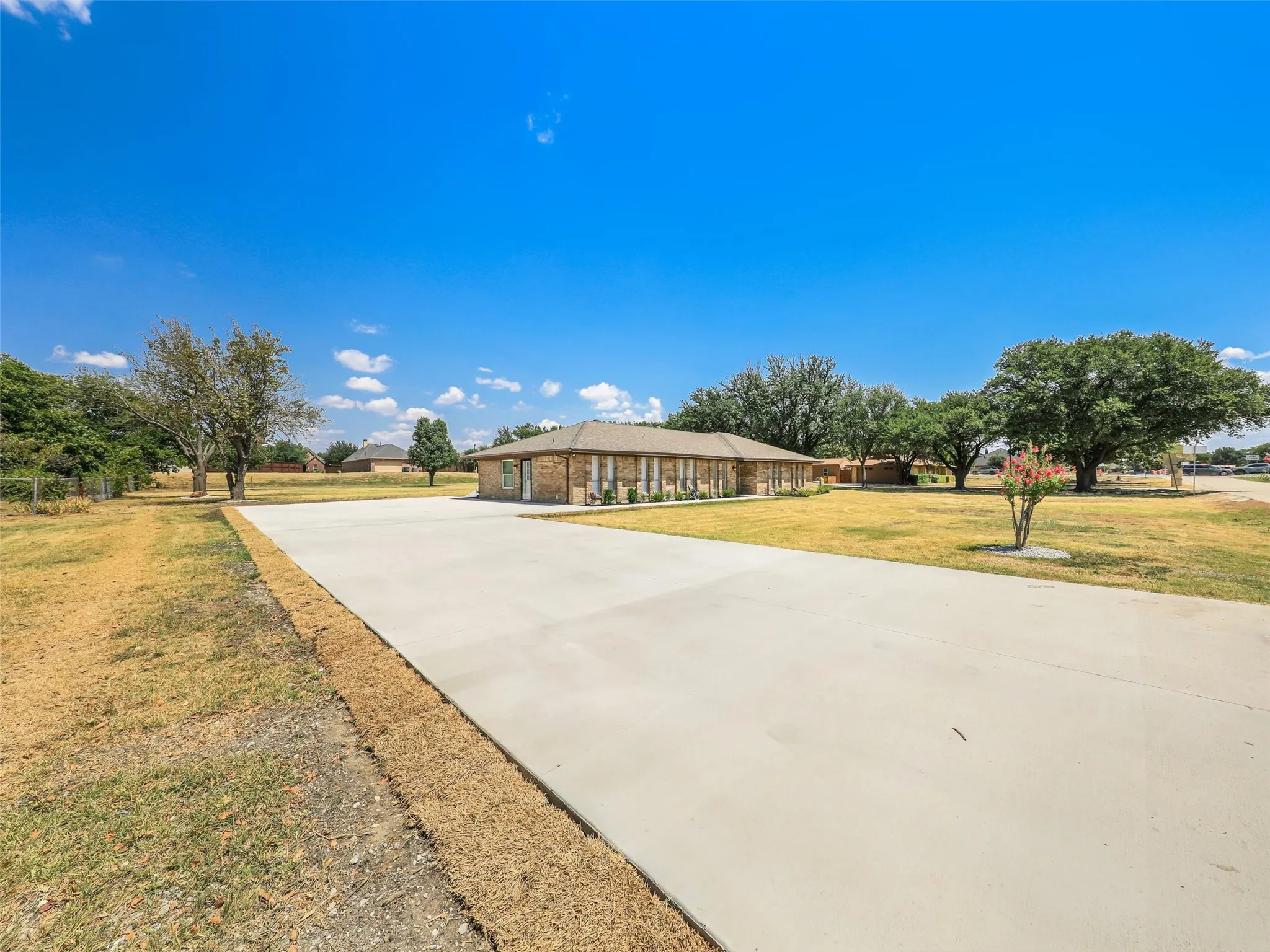 Single Family Residence For Sale in Collin County , 5609 Elisa Lane, Parker, Texas 75002, 3 Bedroom, 2 Bathroom, Garage spaces, 2,296 Sqft, built in 1973, mls#21372733, Real Estate Agent in Parker, Homes For Sale in Collin county, Homes For Sale in Parker, Realtor in Parker Texas, Real Estate Brokerage Independent Realty Texas, Luminita Cordes Realtor