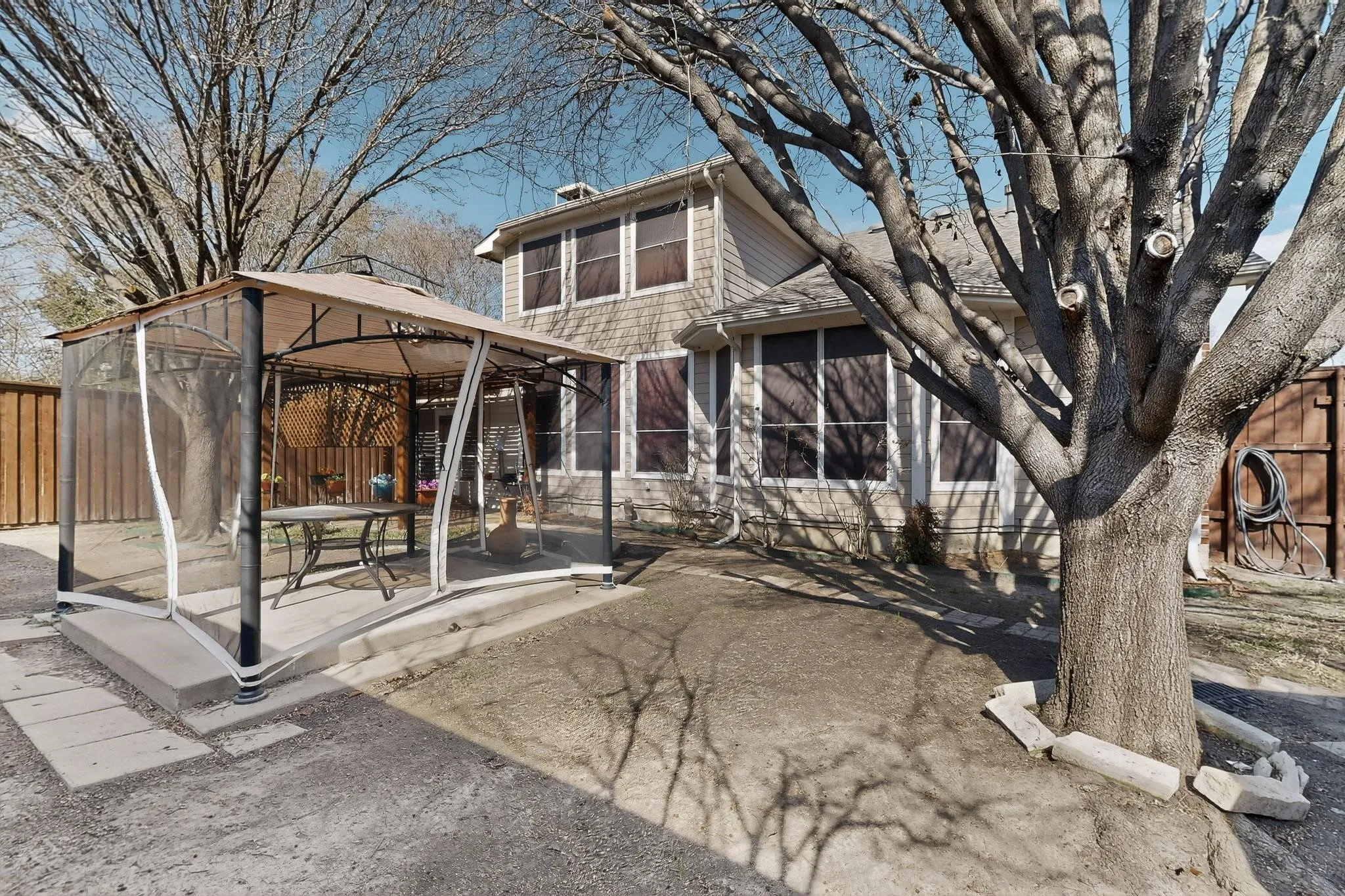 Single Family Residence For Sale in Tarrant County , 6869 Cape Cod Drive, Grand Prairie, Texas 75054, 3 Bedroom, 3 Bathroom, 2 Garage spaces, 2,983 Sqft, built in 2003, mls#21375469, Real Estate Agent in Grand Prairie, Homes For Sale in Tarrant county, Homes For Sale in Grand Prairie, Realtor in Grand Prairie Texas, Real Estate Brokerage Independent Realty Texas, Luminita Cordes Realtor