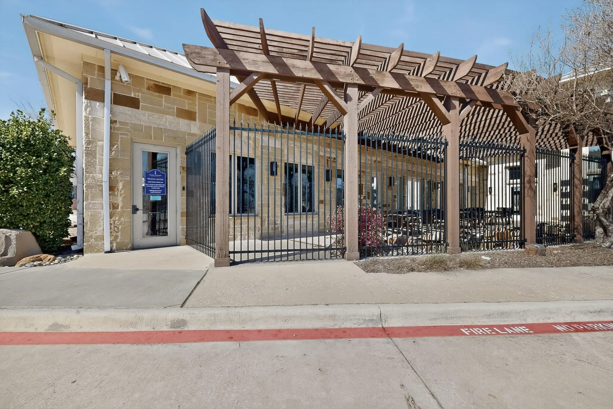 Single Family Residence For Sale in Tarrant County , 6869 Cape Cod Drive, Grand Prairie, Texas 75054, 3 Bedroom, 3 Bathroom, 2 Garage spaces, 2,983 Sqft, built in 2003, mls#21375469, Real Estate Agent in Grand Prairie, Homes For Sale in Tarrant county, Homes For Sale in Grand Prairie, Realtor in Grand Prairie Texas, Real Estate Brokerage Independent Realty Texas, Luminita Cordes Realtor
