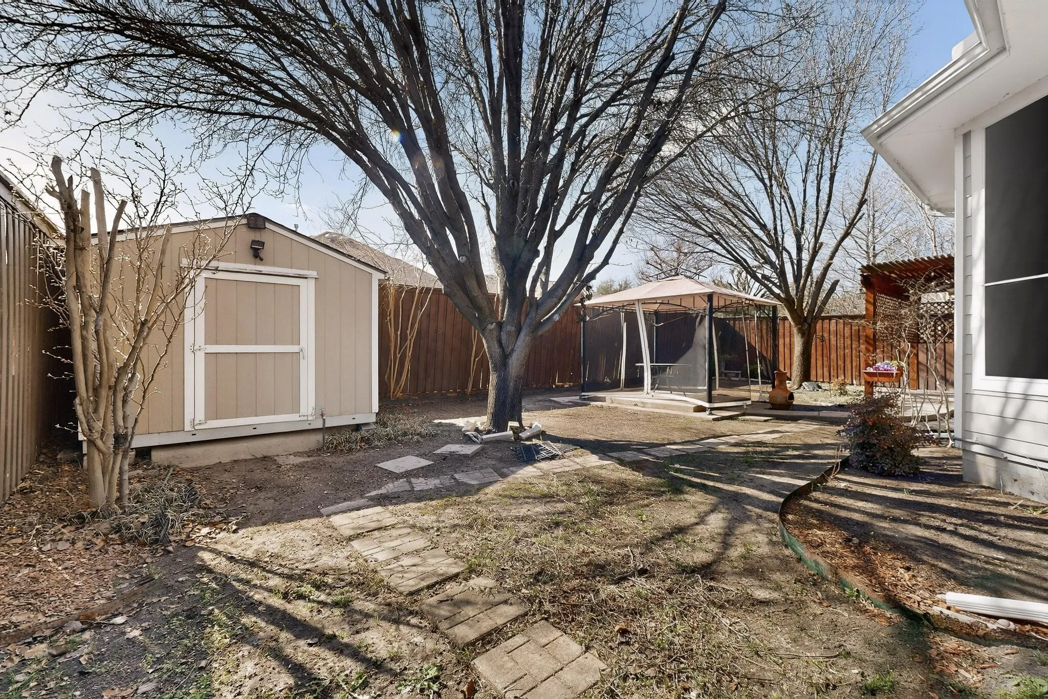 Single Family Residence For Sale in Tarrant County , 6869 Cape Cod Drive, Grand Prairie, Texas 75054, 3 Bedroom, 3 Bathroom, 2 Garage spaces, 2,983 Sqft, built in 2003, mls#21375469, Real Estate Agent in Grand Prairie, Homes For Sale in Tarrant county, Homes For Sale in Grand Prairie, Realtor in Grand Prairie Texas, Real Estate Brokerage Independent Realty Texas, Luminita Cordes Realtor