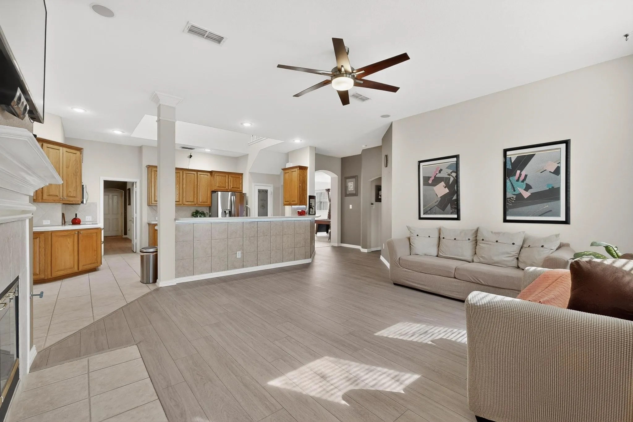 Single Family Residence For Sale in Tarrant County , 6869 Cape Cod Drive, Grand Prairie, Texas 75054, 3 Bedroom, 3 Bathroom, 2 Garage spaces, 2,983 Sqft, built in 2003, mls#21375469, Real Estate Agent in Grand Prairie, Homes For Sale in Tarrant county, Homes For Sale in Grand Prairie, Realtor in Grand Prairie Texas, Real Estate Brokerage Independent Realty Texas, Luminita Cordes Realtor