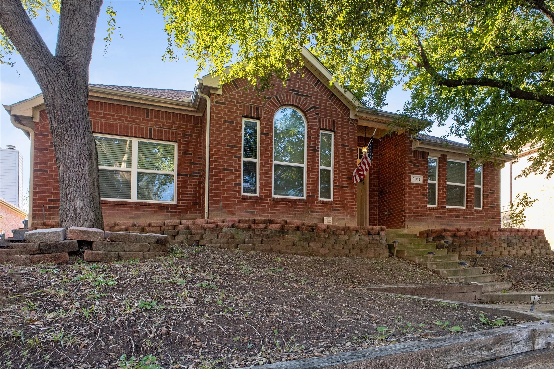 Single Family Residence For Rent in Denton County , 2016 Piedmont Drive, Lewisville, Texas 75067, 3 Bedroom, 2 Bathroom, 2 Garage spaces, 1,733 Sqft, built in 1999, mls#21375488, Real Estate Agent in Lewisville, Homes For Rent in Denton county, Homes For Rent in Lewisville, Realtor in Lewisville Texas, Real Estate Brokerage Independent Realty Texas, Luminita Cordes Realtor