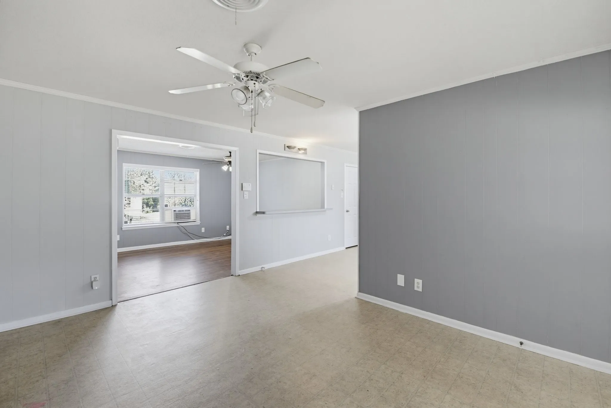 Dining area, playroom or office space