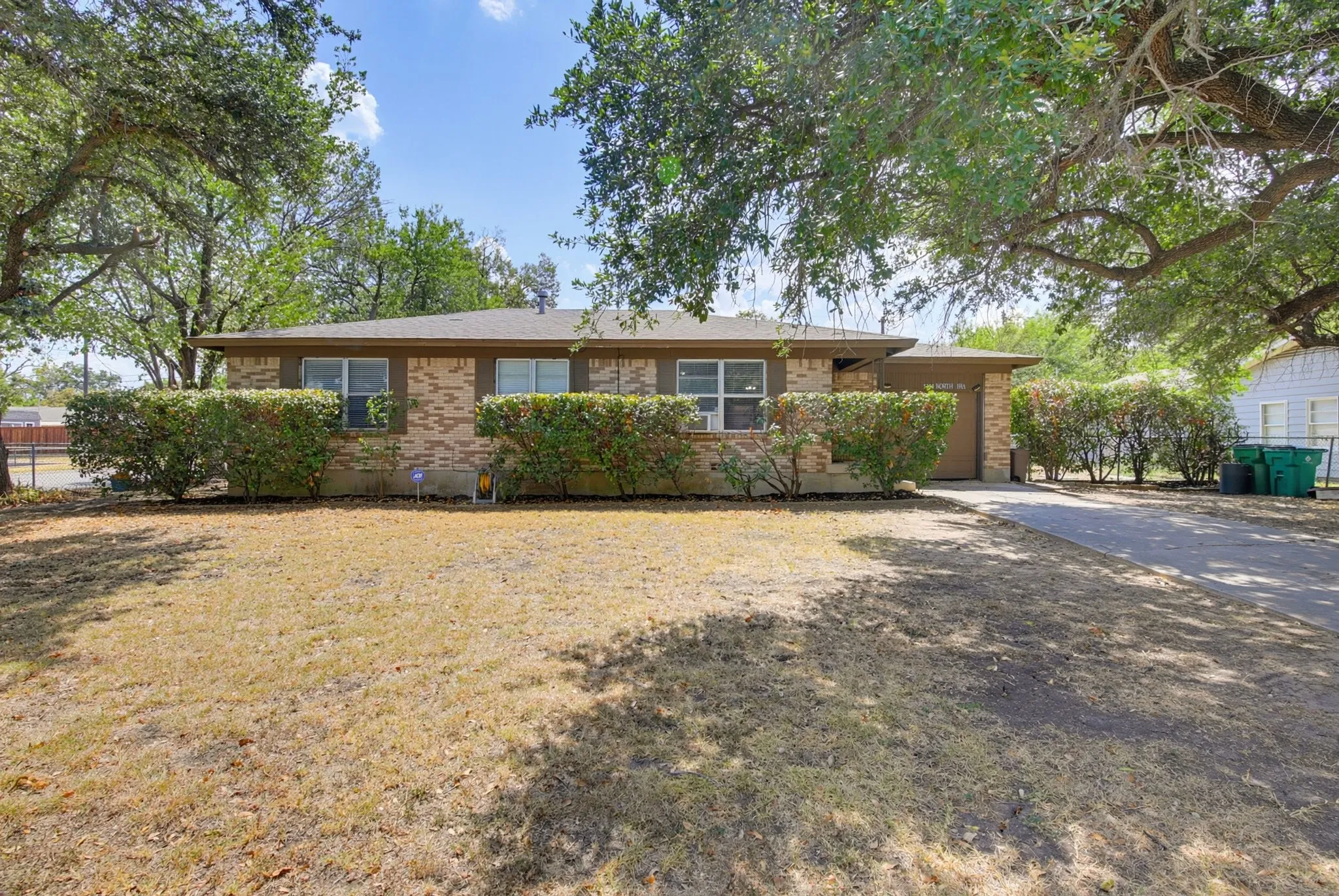 Single Family Residence For Sale in Tarrant County , 5328 Ira Street N, Haltom City, Texas 76117, 2 Bedroom, 1 Bathroom, 1 Garage spaces, 1,160 Sqft, built in 1964, mls#21374999, Real Estate Agent in Haltom City, Homes For Sale in Tarrant county, Homes For Sale in Haltom City, Realtor in Haltom City Texas, Real Estate Brokerage Independent Realty Texas, Luminita Cordes Realtor