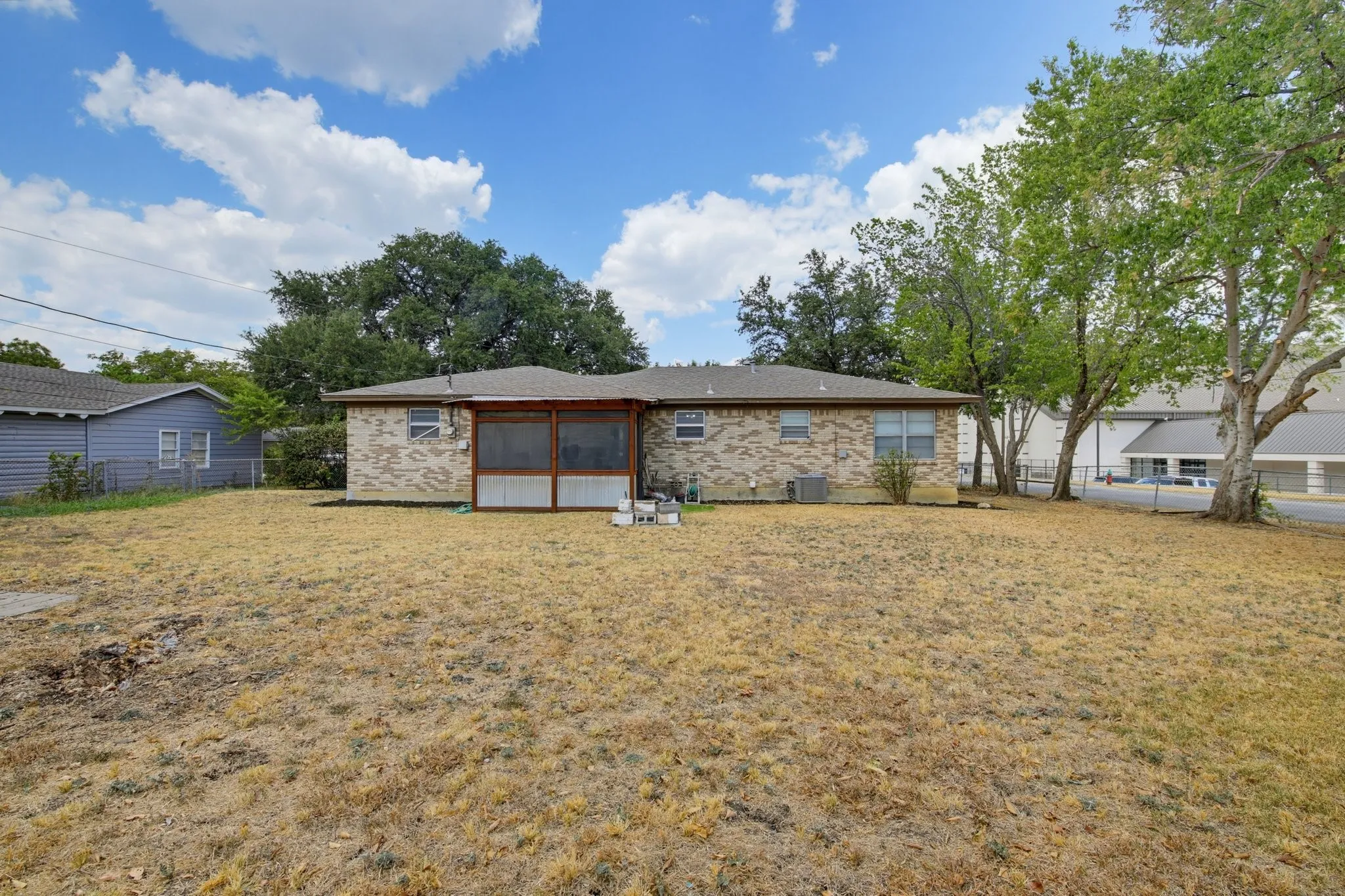 Single Family Residence For Sale in Tarrant County , 5328 Ira Street N, Haltom City, Texas 76117, 2 Bedroom, 1 Bathroom, 1 Garage spaces, 1,160 Sqft, built in 1964, mls#21374999, Real Estate Agent in Haltom City, Homes For Sale in Tarrant county, Homes For Sale in Haltom City, Realtor in Haltom City Texas, Real Estate Brokerage Independent Realty Texas, Luminita Cordes Realtor