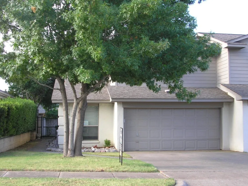 Duplex For Rent in Tarrant County , 224 Wayside Court, Bedford, Texas 76021, 3 Bedroom, 3 Bathroom, 2 Garage spaces, 1,593 Sqft, built in 1984, mls#21375307, Real Estate Agent in Bedford, Homes For Rent in Tarrant county, Homes For Rent in Bedford, Realtor in Bedford Texas, Real Estate Brokerage Independent Realty Texas, Luminita Cordes Realtor