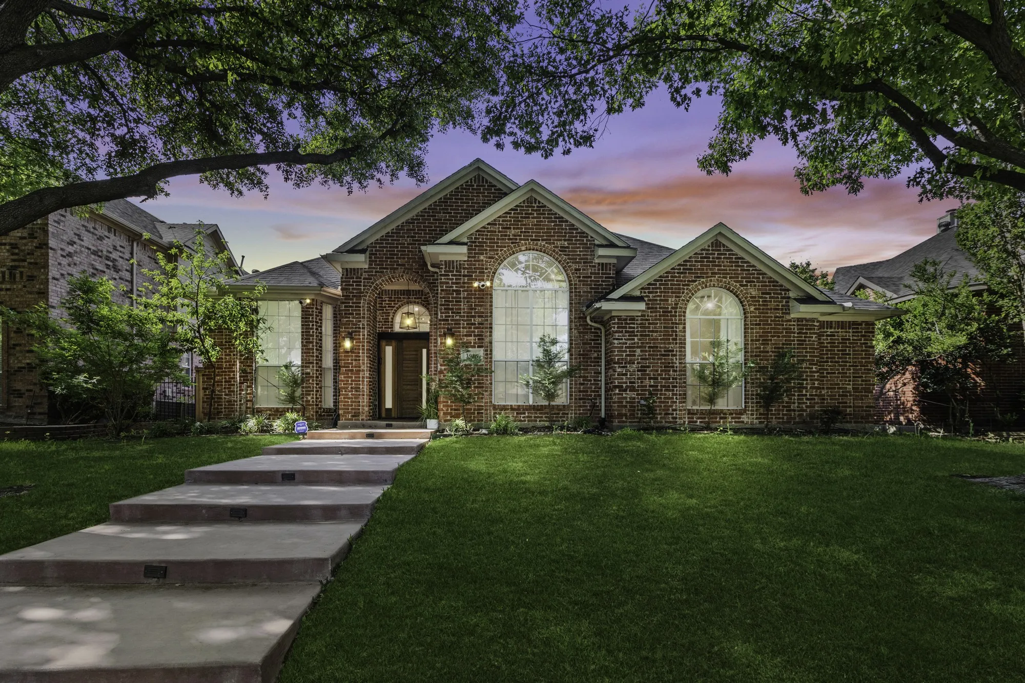 Single Family Residence For Sale in Collin County , 3916 Kimbrough Lane, Plano, Texas 75025, 4 Bedroom, 3 Bathroom, 2 Garage spaces, 2,042 Sqft, built in 1994, mls#21374948, Real Estate Agent in Plano, Homes For Sale in Collin county, Homes For Sale in Plano, Realtor in Plano Texas, Real Estate Brokerage Independent Realty Texas, Luminita Cordes Realtor