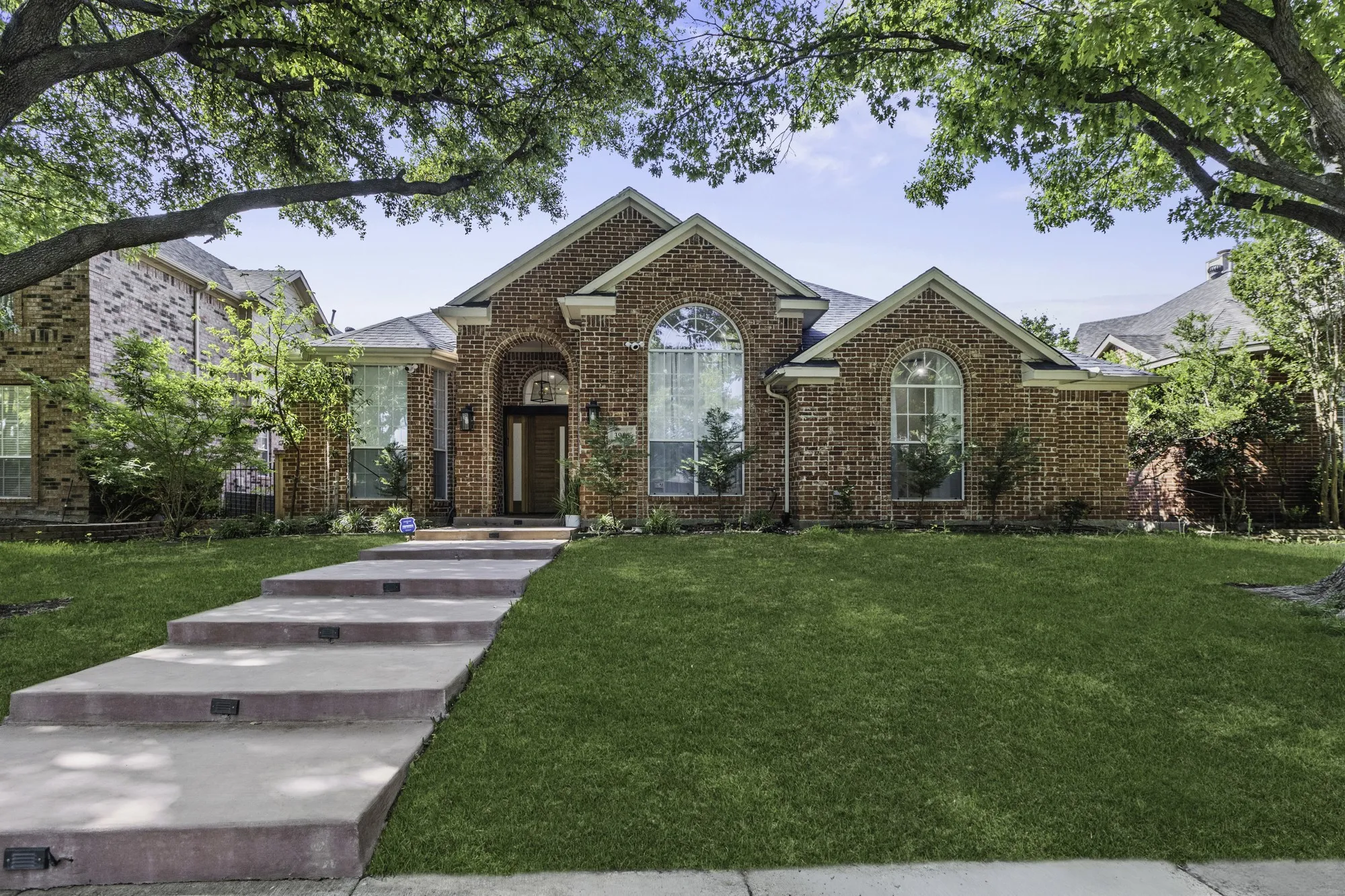 Single Family Residence For Sale in Collin County , 3916 Kimbrough Lane, Plano, Texas 75025, 4 Bedroom, 3 Bathroom, 2 Garage spaces, 2,042 Sqft, built in 1994, mls#21374948, Real Estate Agent in Plano, Homes For Sale in Collin county, Homes For Sale in Plano, Realtor in Plano Texas, Real Estate Brokerage Independent Realty Texas, Luminita Cordes Realtor