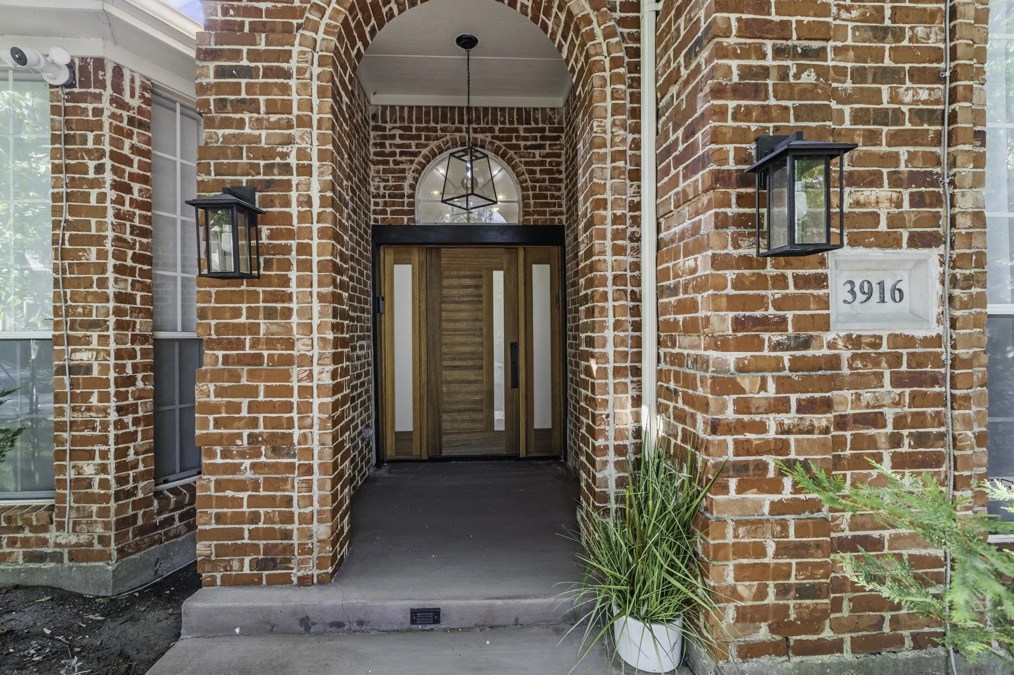 Single Family Residence For Sale in Collin County , 3916 Kimbrough Lane, Plano, Texas 75025, 4 Bedroom, 3 Bathroom, 2 Garage spaces, 2,042 Sqft, built in 1994, mls#21374948, Real Estate Agent in Plano, Homes For Sale in Collin county, Homes For Sale in Plano, Realtor in Plano Texas, Real Estate Brokerage Independent Realty Texas, Luminita Cordes Realtor