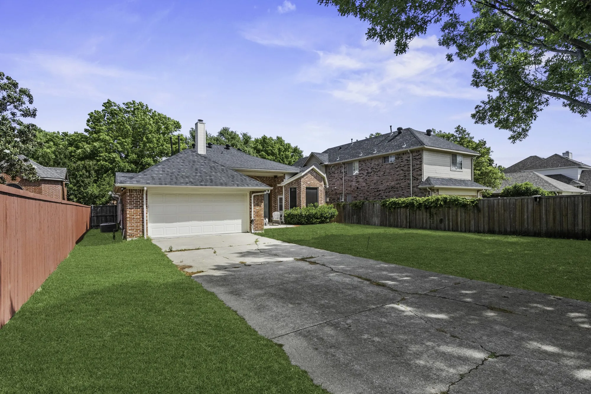 Single Family Residence For Sale in Collin County , 3916 Kimbrough Lane, Plano, Texas 75025, 4 Bedroom, 3 Bathroom, 2 Garage spaces, 2,042 Sqft, built in 1994, mls#21374948, Real Estate Agent in Plano, Homes For Sale in Collin county, Homes For Sale in Plano, Realtor in Plano Texas, Real Estate Brokerage Independent Realty Texas, Luminita Cordes Realtor