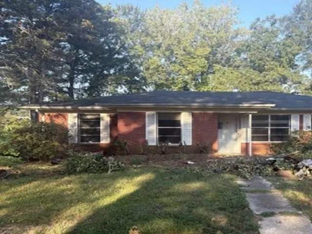 Single Family Residence For Sale in Marion County , 701 N Owens, Jefferson, Texas 75657, 3 Bedroom, 1 Bathroom, Garage spaces, 1,695 Sqft, built in 1961, mls#21375495, Real Estate Agent in Jefferson, Homes For Sale in Marion county, Homes For Sale in Jefferson, Realtor in Jefferson Texas, Real Estate Brokerage Independent Realty Texas, Luminita Cordes Realtor