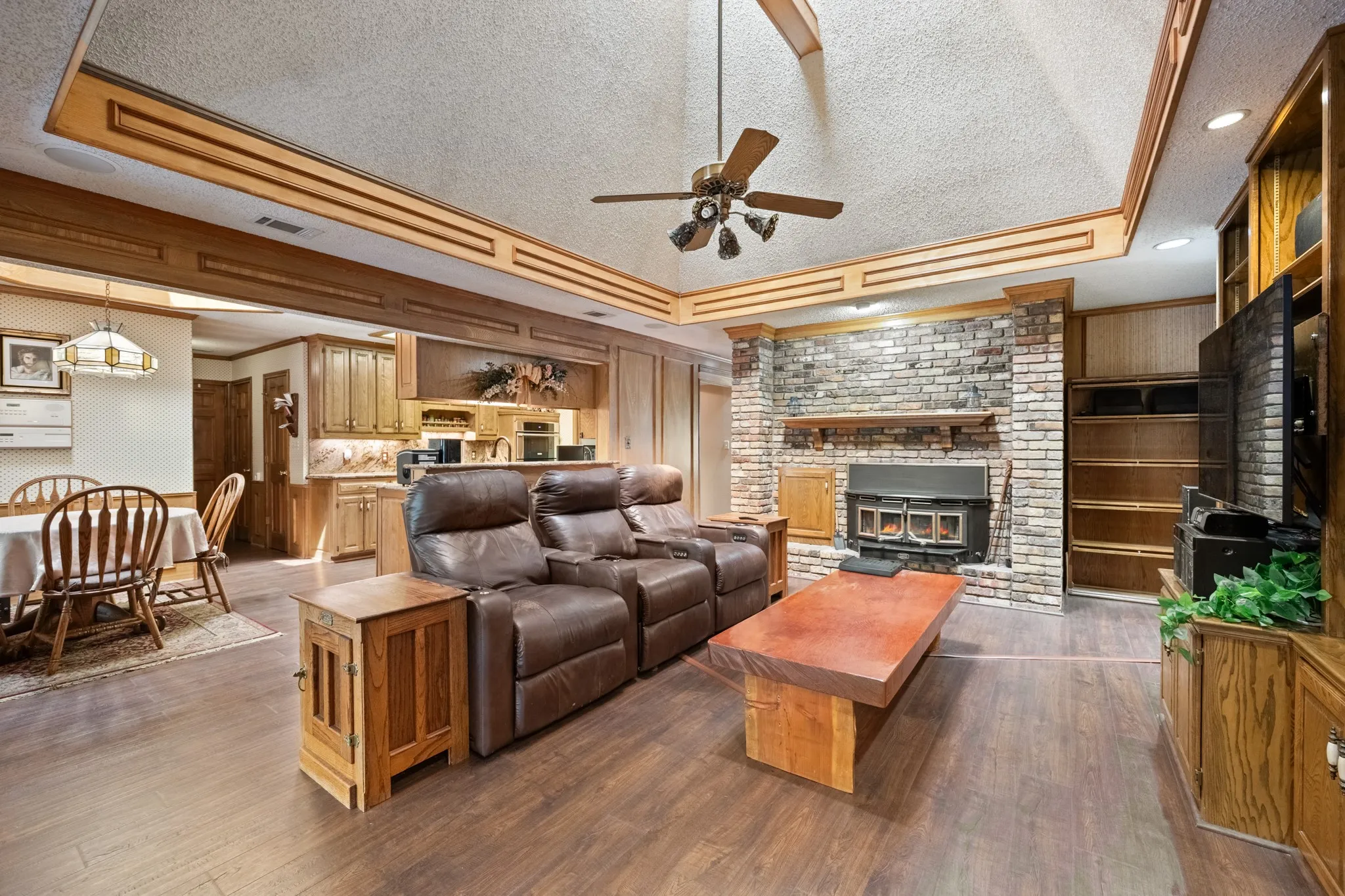 Single Family Residence For Sale in Collin County , 403 Riva Ridge, Wylie, Texas 75098, 4 Bedroom, 2 Bathroom, 3 Garage spaces, 2,405 Sqft, built in 1984, mls#21374561, Real Estate Agent in Wylie, Homes For Sale in Collin county, Homes For Sale in Wylie, Realtor in Wylie Texas, Real Estate Brokerage Independent Realty Texas, Luminita Cordes Realtor