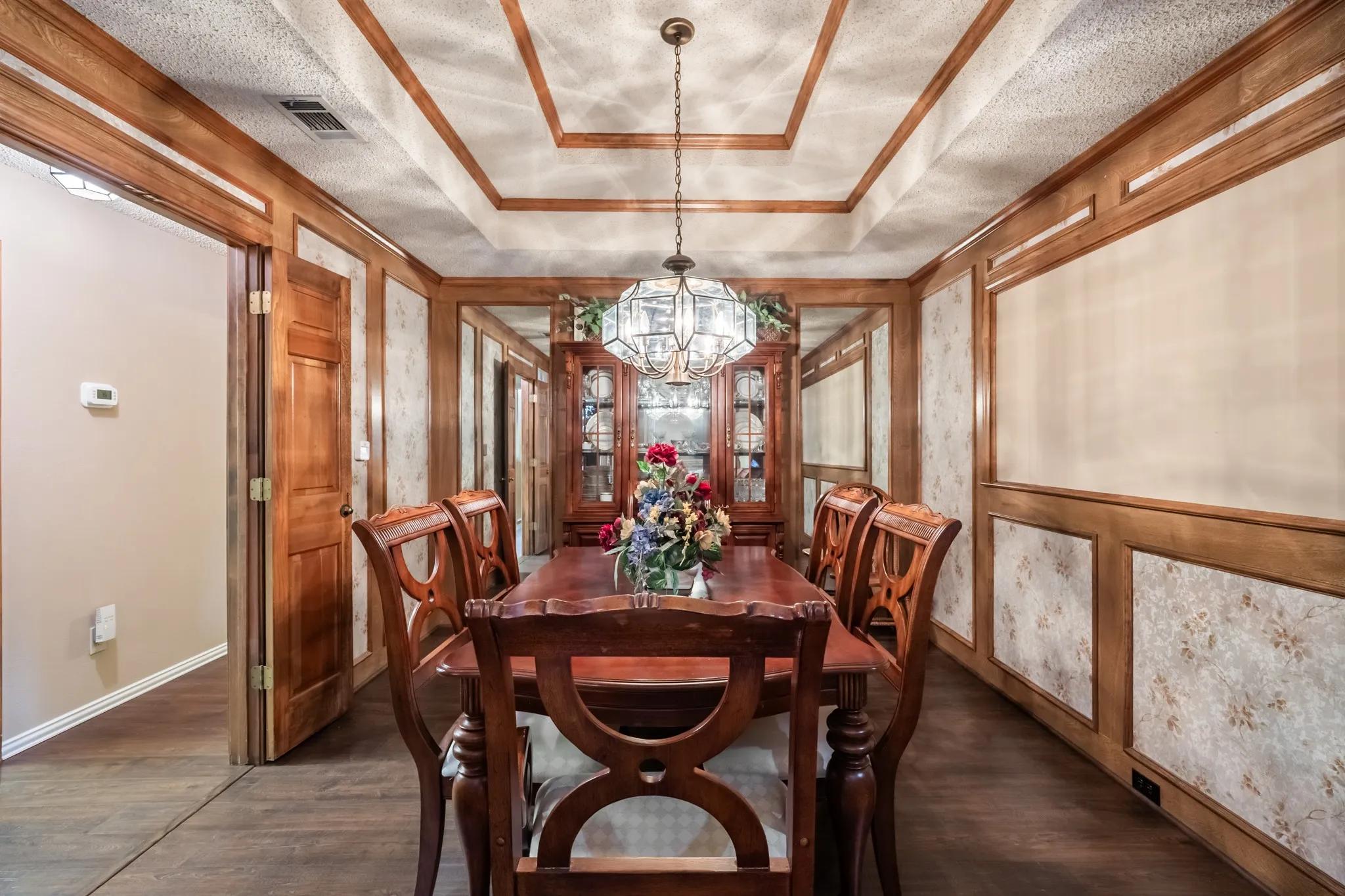 Single Family Residence For Sale in Collin County , 403 Riva Ridge, Wylie, Texas 75098, 4 Bedroom, 2 Bathroom, 3 Garage spaces, 2,405 Sqft, built in 1984, mls#21374561, Real Estate Agent in Wylie, Homes For Sale in Collin county, Homes For Sale in Wylie, Realtor in Wylie Texas, Real Estate Brokerage Independent Realty Texas, Luminita Cordes Realtor