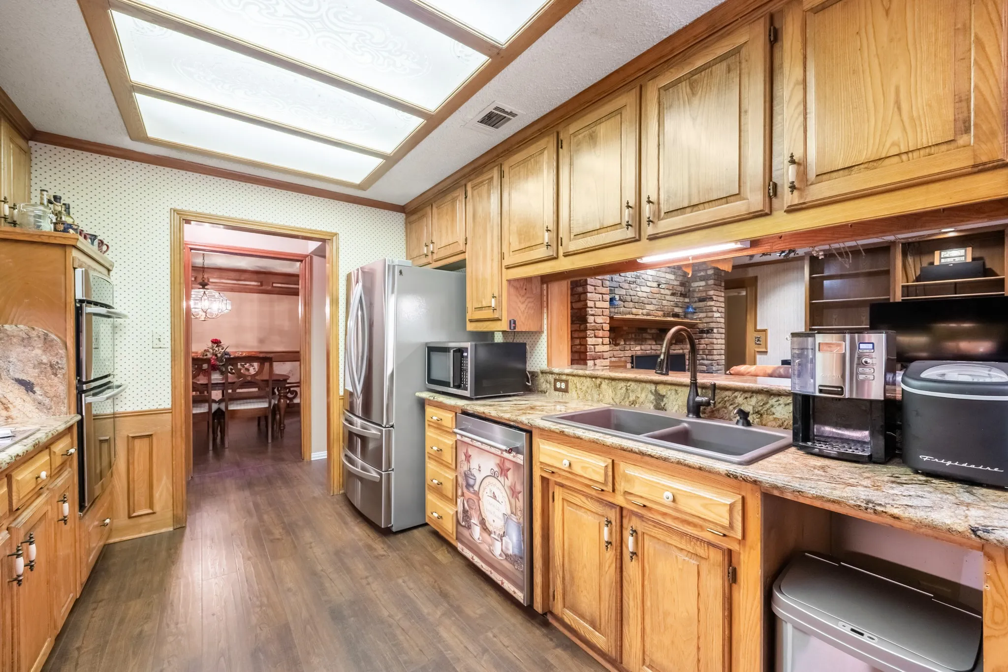 Single Family Residence For Sale in Collin County , 403 Riva Ridge, Wylie, Texas 75098, 4 Bedroom, 2 Bathroom, 3 Garage spaces, 2,405 Sqft, built in 1984, mls#21374561, Real Estate Agent in Wylie, Homes For Sale in Collin county, Homes For Sale in Wylie, Realtor in Wylie Texas, Real Estate Brokerage Independent Realty Texas, Luminita Cordes Realtor
