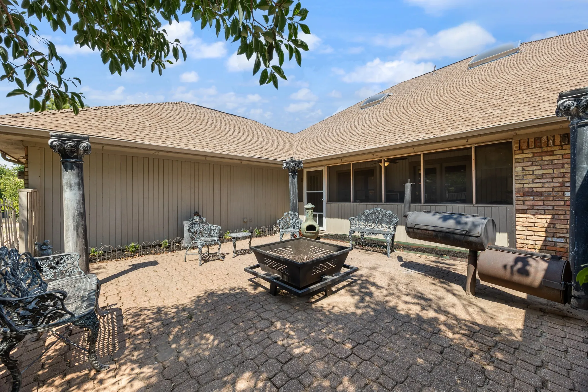 Single Family Residence For Sale in Collin County , 403 Riva Ridge, Wylie, Texas 75098, 4 Bedroom, 2 Bathroom, 3 Garage spaces, 2,405 Sqft, built in 1984, mls#21374561, Real Estate Agent in Wylie, Homes For Sale in Collin county, Homes For Sale in Wylie, Realtor in Wylie Texas, Real Estate Brokerage Independent Realty Texas, Luminita Cordes Realtor