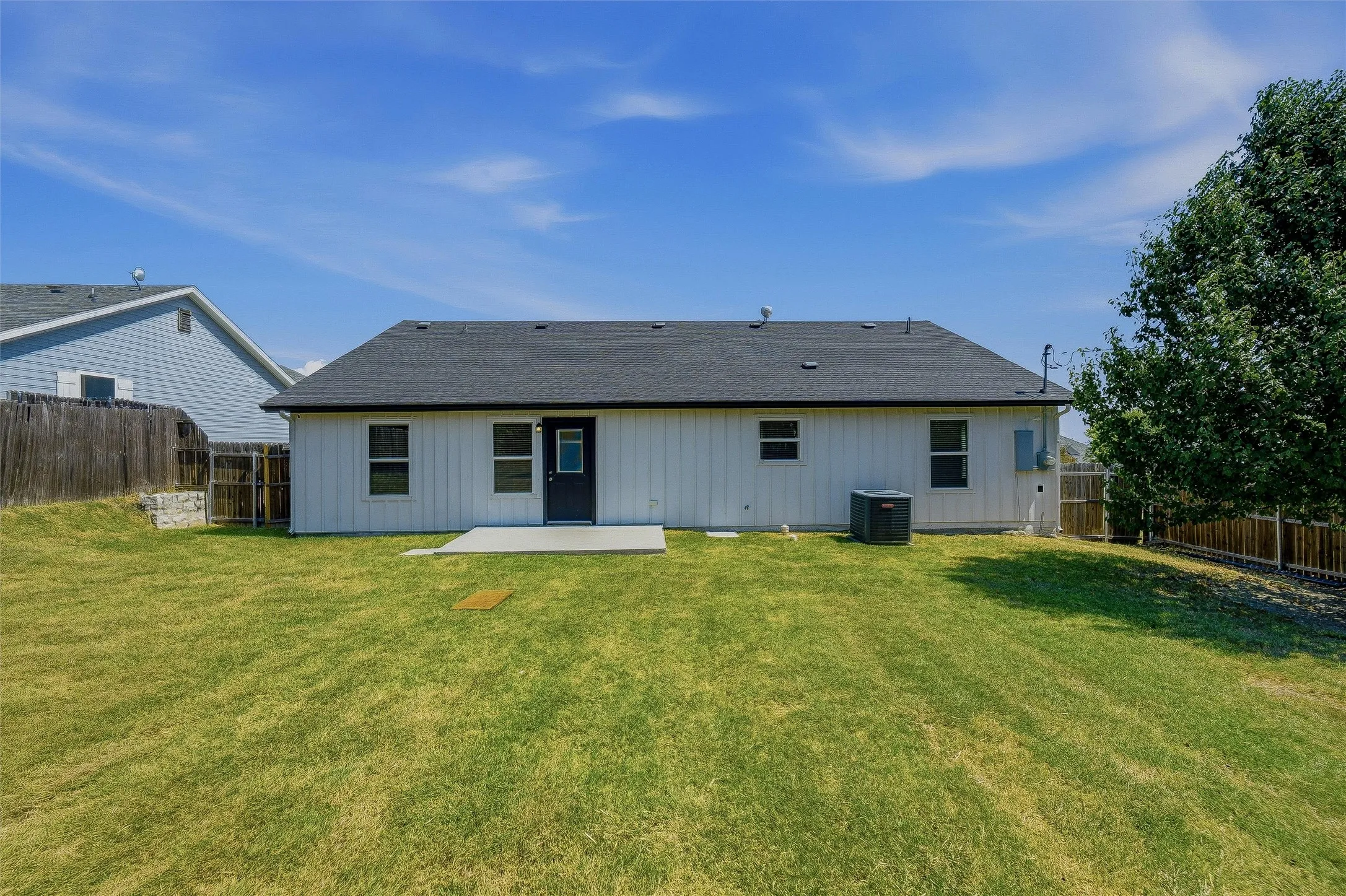 Single Family Residence For Rent in Parker County , 324 Hillcroft Road, Fort Worth, Texas 76108, 3 Bedroom, 2 Bathroom, 2 Garage spaces, 1,904 Sqft, built in 2019, mls#21375503, Real Estate Agent in Fort Worth, Homes For Rent in Parker county, Homes For Rent in Fort Worth, Realtor in Fort Worth Texas, Real Estate Brokerage Independent Realty Texas, Luminita Cordes Realtor
