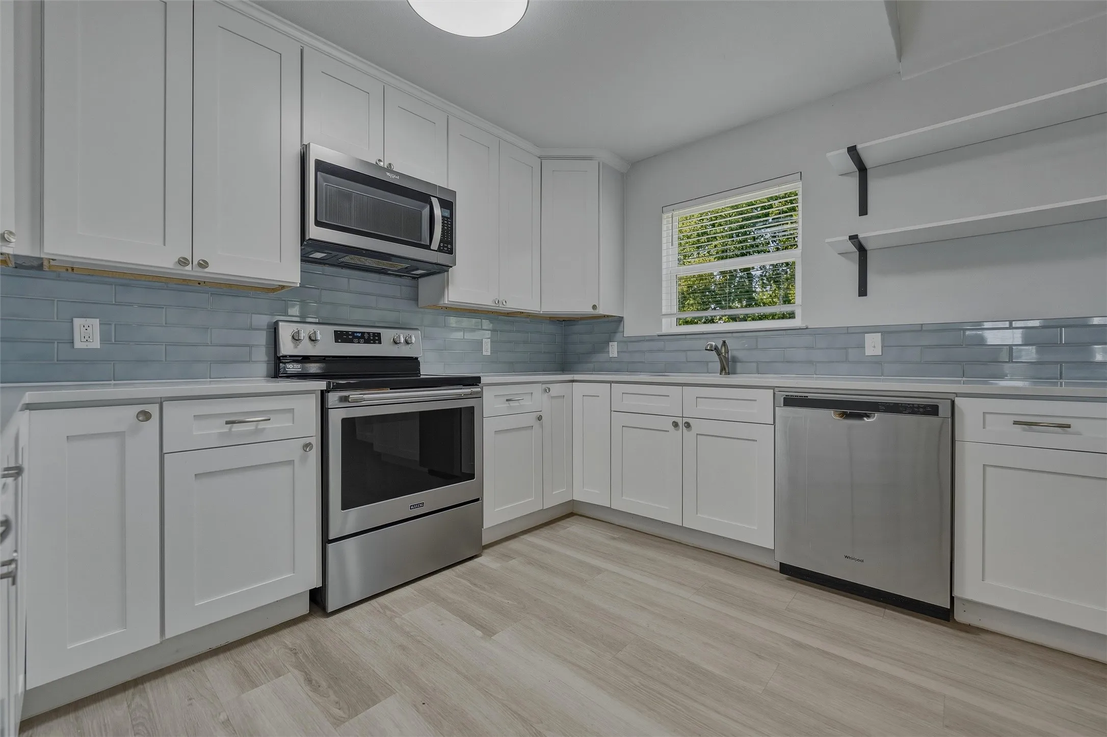 Single Family Residence For Rent in Parker County , 324 Hillcroft Road, Fort Worth, Texas 76108, 3 Bedroom, 2 Bathroom, 2 Garage spaces, 1,904 Sqft, built in 2019, mls#21375503, Real Estate Agent in Fort Worth, Homes For Rent in Parker county, Homes For Rent in Fort Worth, Realtor in Fort Worth Texas, Real Estate Brokerage Independent Realty Texas, Luminita Cordes Realtor