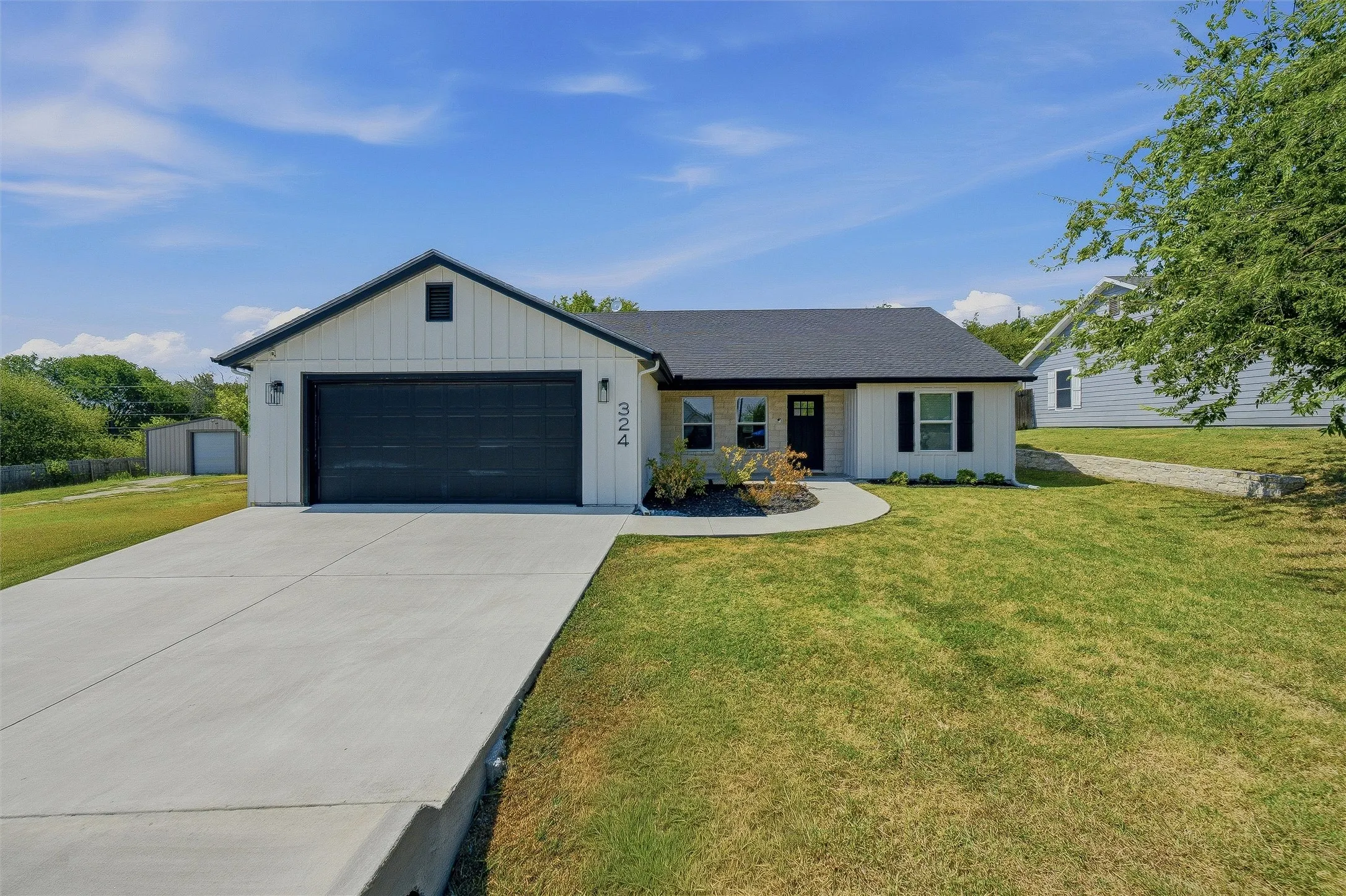 Single Family Residence For Rent in Parker County , 324 Hillcroft Road, Fort Worth, Texas 76108, 3 Bedroom, 2 Bathroom, 2 Garage spaces, 1,904 Sqft, built in 2019, mls#21375503, Real Estate Agent in Fort Worth, Homes For Rent in Parker county, Homes For Rent in Fort Worth, Realtor in Fort Worth Texas, Real Estate Brokerage Independent Realty Texas, Luminita Cordes Realtor