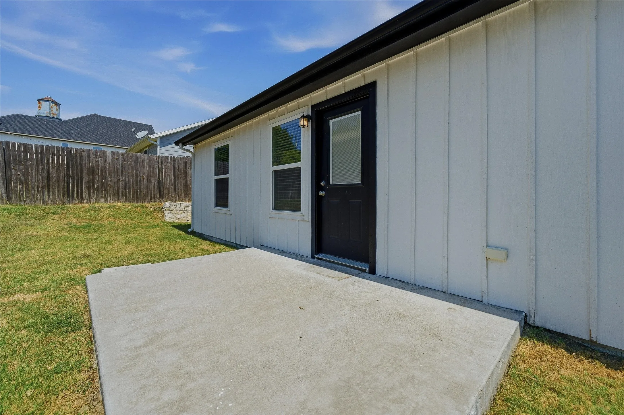 Single Family Residence For Rent in Parker County , 324 Hillcroft Road, Fort Worth, Texas 76108, 3 Bedroom, 2 Bathroom, 2 Garage spaces, 1,904 Sqft, built in 2019, mls#21375503, Real Estate Agent in Fort Worth, Homes For Rent in Parker county, Homes For Rent in Fort Worth, Realtor in Fort Worth Texas, Real Estate Brokerage Independent Realty Texas, Luminita Cordes Realtor