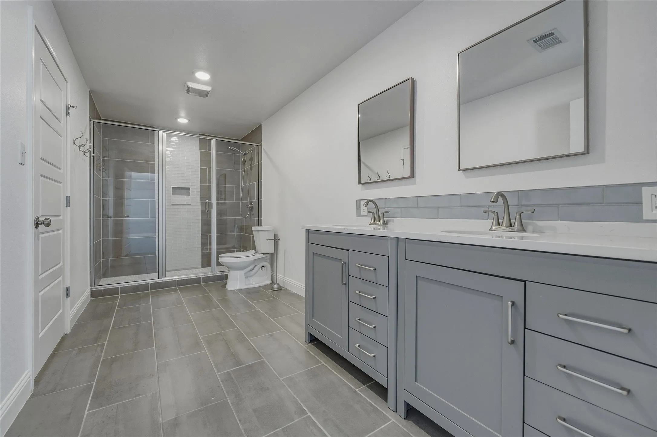 Single Family Residence For Rent in Parker County , 324 Hillcroft Road, Fort Worth, Texas 76108, 3 Bedroom, 2 Bathroom, 2 Garage spaces, 1,904 Sqft, built in 2019, mls#21375503, Real Estate Agent in Fort Worth, Homes For Rent in Parker county, Homes For Rent in Fort Worth, Realtor in Fort Worth Texas, Real Estate Brokerage Independent Realty Texas, Luminita Cordes Realtor