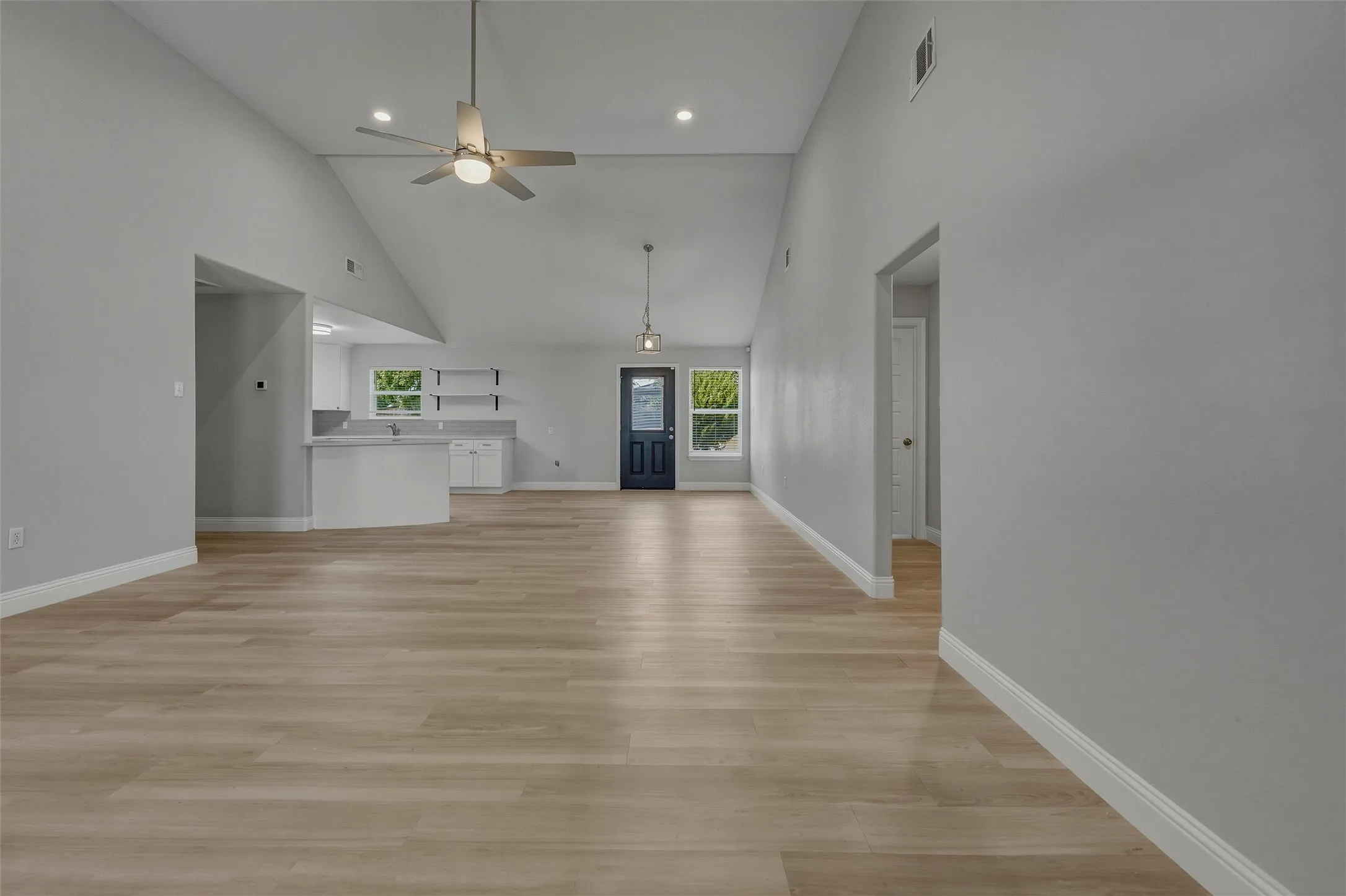 Single Family Residence For Rent in Parker County , 324 Hillcroft Road, Fort Worth, Texas 76108, 3 Bedroom, 2 Bathroom, 2 Garage spaces, 1,904 Sqft, built in 2019, mls#21375503, Real Estate Agent in Fort Worth, Homes For Rent in Parker county, Homes For Rent in Fort Worth, Realtor in Fort Worth Texas, Real Estate Brokerage Independent Realty Texas, Luminita Cordes Realtor
