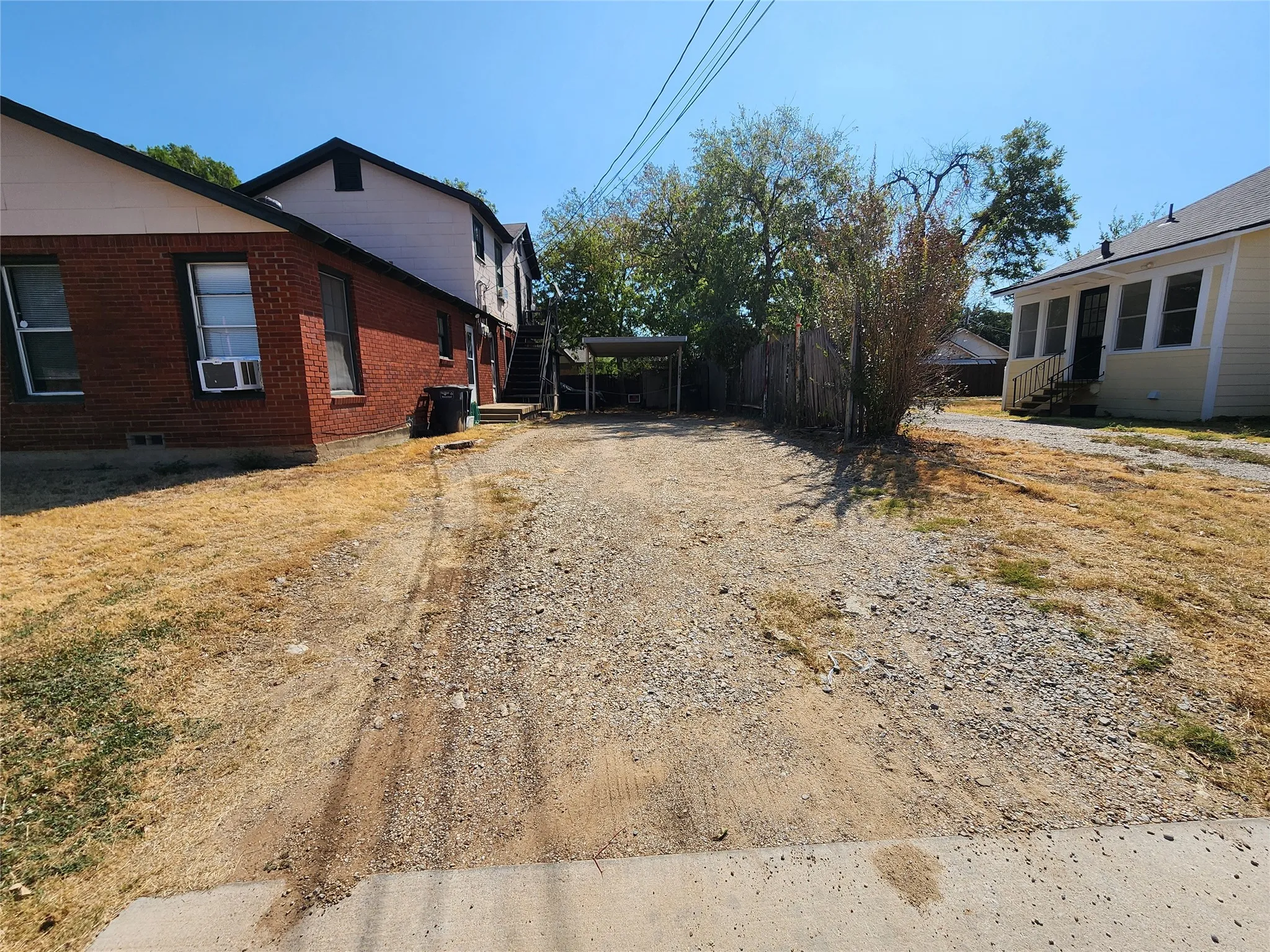 Apartment For Rent in Tarrant County , 3704 Meadowbrook Drive, Fort Worth, Texas 76103, 1 Bedroom, 1 Bathroom, Garage spaces, 600 Sqft, built in 1950, mls#21375509, Real Estate Agent in Fort Worth, Homes For Rent in Tarrant county, Homes For Rent in Fort Worth, Realtor in Fort Worth Texas, Real Estate Brokerage Independent Realty Texas, Luminita Cordes Realtor