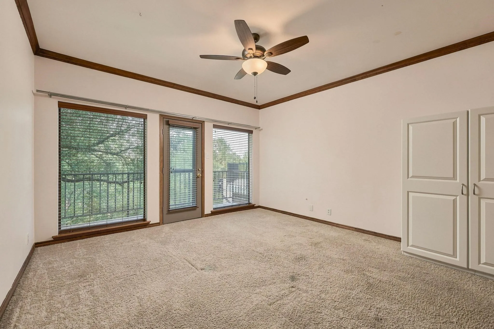 Single Family Residence For Sale in Grayson County , 727 Westwood Drive, Sherman, Texas 75092, 4 Bedroom, 4 Bathroom, 2 Garage spaces, 3,930 Sqft, built in 1985, mls#21373227, Real Estate Agent in Sherman, Homes For Sale in Grayson county, Homes For Sale in Sherman, Realtor in Sherman Texas, Real Estate Brokerage Independent Realty Texas, Luminita Cordes Realtor