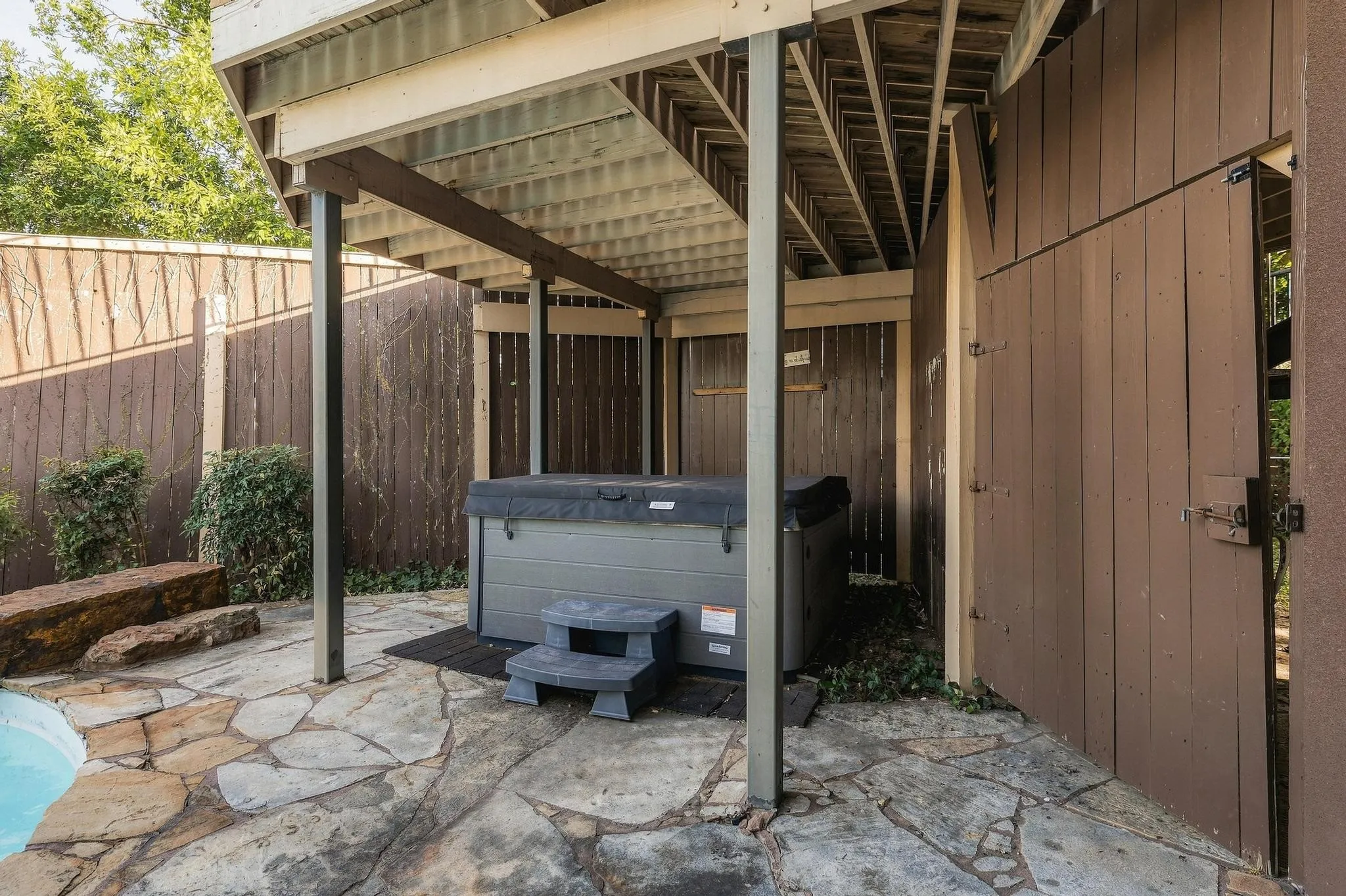 Single Family Residence For Sale in Grayson County , 727 Westwood Drive, Sherman, Texas 75092, 4 Bedroom, 4 Bathroom, 2 Garage spaces, 3,930 Sqft, built in 1985, mls#21373227, Real Estate Agent in Sherman, Homes For Sale in Grayson county, Homes For Sale in Sherman, Realtor in Sherman Texas, Real Estate Brokerage Independent Realty Texas, Luminita Cordes Realtor