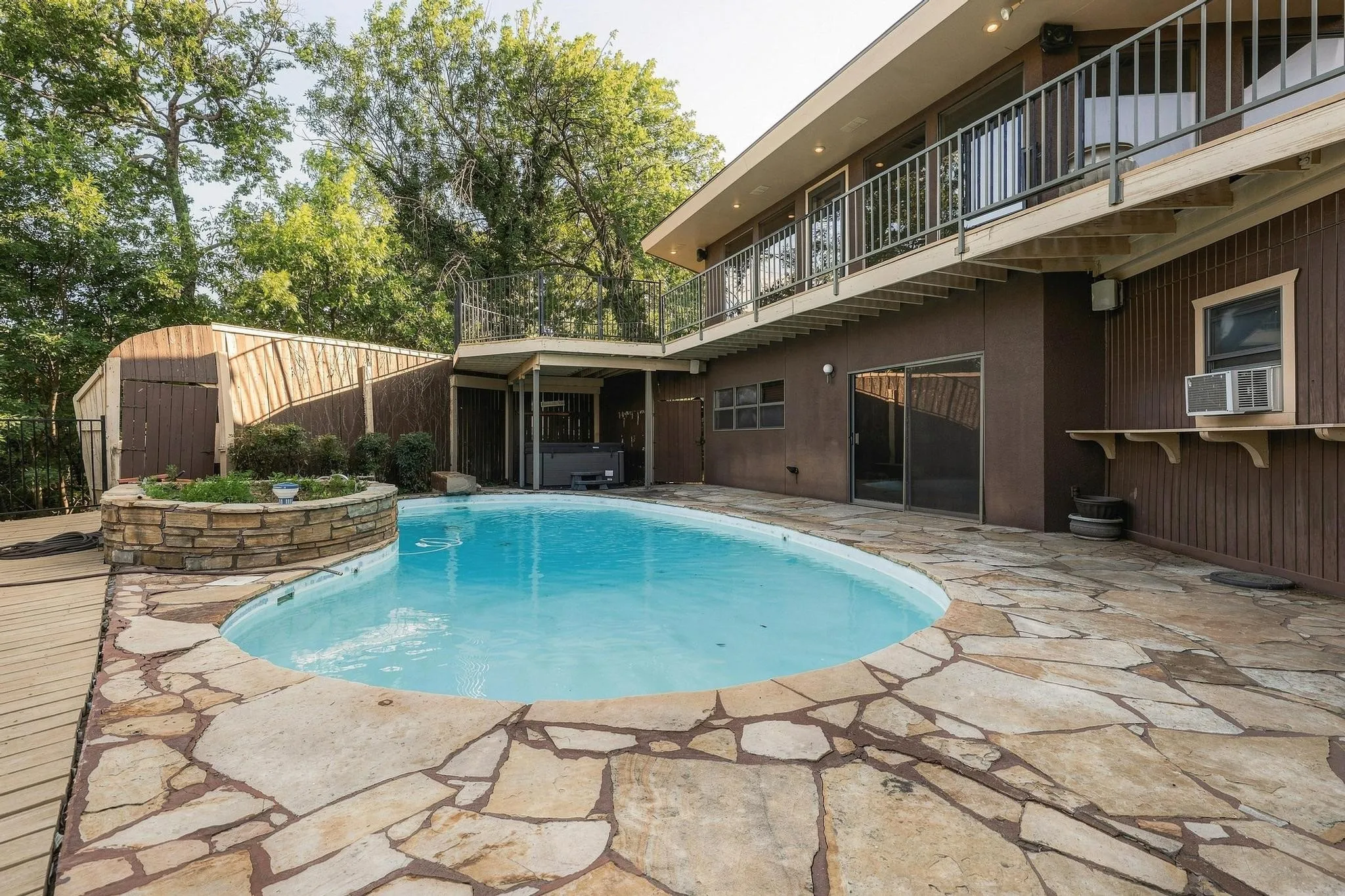 Single Family Residence For Sale in Grayson County , 727 Westwood Drive, Sherman, Texas 75092, 4 Bedroom, 4 Bathroom, 2 Garage spaces, 3,930 Sqft, built in 1985, mls#21373227, Real Estate Agent in Sherman, Homes For Sale in Grayson county, Homes For Sale in Sherman, Realtor in Sherman Texas, Real Estate Brokerage Independent Realty Texas, Luminita Cordes Realtor