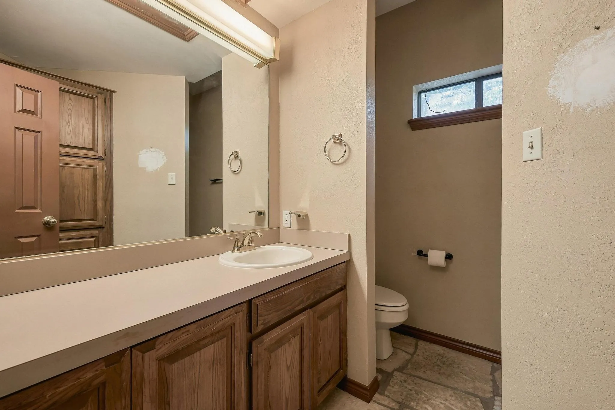 Single Family Residence For Sale in Grayson County , 727 Westwood Drive, Sherman, Texas 75092, 4 Bedroom, 4 Bathroom, 2 Garage spaces, 3,930 Sqft, built in 1985, mls#21373227, Real Estate Agent in Sherman, Homes For Sale in Grayson county, Homes For Sale in Sherman, Realtor in Sherman Texas, Real Estate Brokerage Independent Realty Texas, Luminita Cordes Realtor