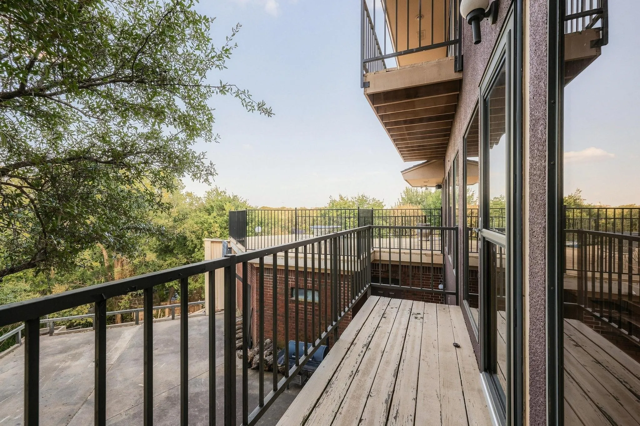 Single Family Residence For Sale in Grayson County , 727 Westwood Drive, Sherman, Texas 75092, 4 Bedroom, 4 Bathroom, 2 Garage spaces, 3,930 Sqft, built in 1985, mls#21373227, Real Estate Agent in Sherman, Homes For Sale in Grayson county, Homes For Sale in Sherman, Realtor in Sherman Texas, Real Estate Brokerage Independent Realty Texas, Luminita Cordes Realtor