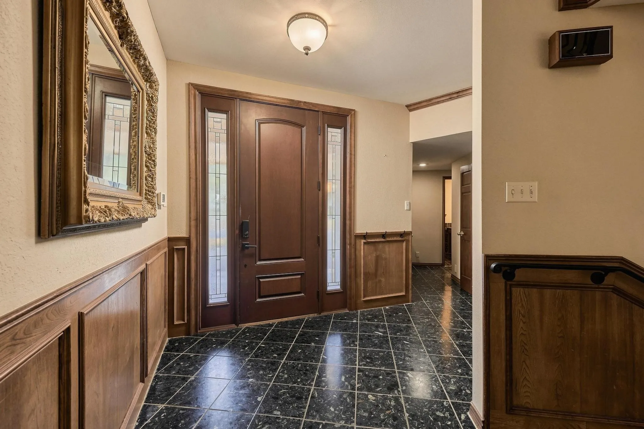 Single Family Residence For Sale in Grayson County , 727 Westwood Drive, Sherman, Texas 75092, 4 Bedroom, 4 Bathroom, 2 Garage spaces, 3,930 Sqft, built in 1985, mls#21373227, Real Estate Agent in Sherman, Homes For Sale in Grayson county, Homes For Sale in Sherman, Realtor in Sherman Texas, Real Estate Brokerage Independent Realty Texas, Luminita Cordes Realtor