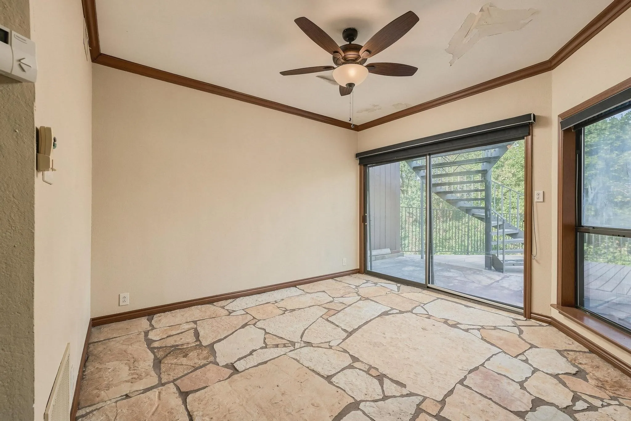 Single Family Residence For Sale in Grayson County , 727 Westwood Drive, Sherman, Texas 75092, 4 Bedroom, 4 Bathroom, 2 Garage spaces, 3,930 Sqft, built in 1985, mls#21373227, Real Estate Agent in Sherman, Homes For Sale in Grayson county, Homes For Sale in Sherman, Realtor in Sherman Texas, Real Estate Brokerage Independent Realty Texas, Luminita Cordes Realtor