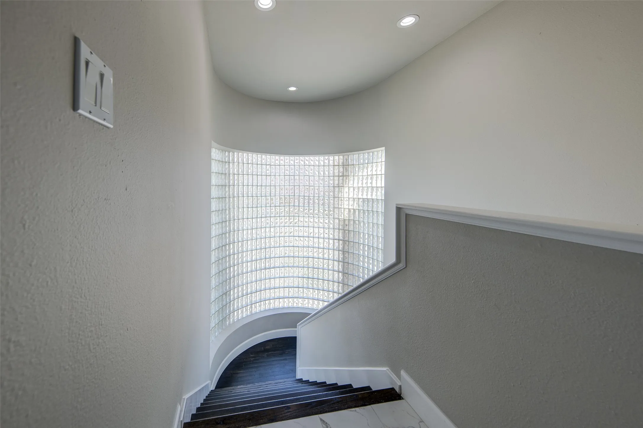 Single Family Residence For Sale in Denton County , 6604 Myrtle Beach Drive, Plano, Texas 75093, 3 Bedroom, 3 Bathroom, 3 Garage spaces, 3,185 Sqft, built in 1988, mls#21373019, Real Estate Agent in Plano, Homes For Sale in Denton county, Homes For Sale in Plano, Realtor in Plano Texas, Real Estate Brokerage Independent Realty Texas, Luminita Cordes Realtor