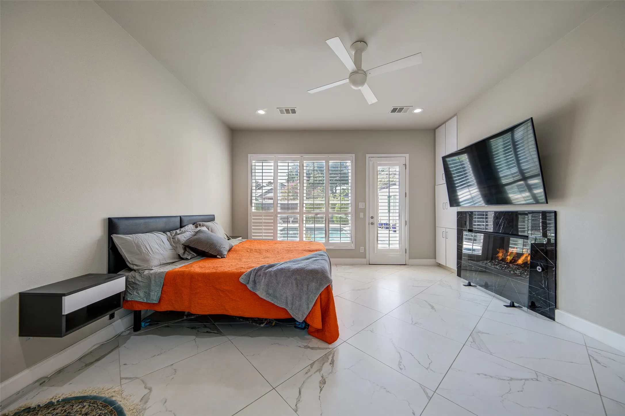 Single Family Residence For Sale in Denton County , 6604 Myrtle Beach Drive, Plano, Texas 75093, 3 Bedroom, 3 Bathroom, 3 Garage spaces, 3,185 Sqft, built in 1988, mls#21373019, Real Estate Agent in Plano, Homes For Sale in Denton county, Homes For Sale in Plano, Realtor in Plano Texas, Real Estate Brokerage Independent Realty Texas, Luminita Cordes Realtor