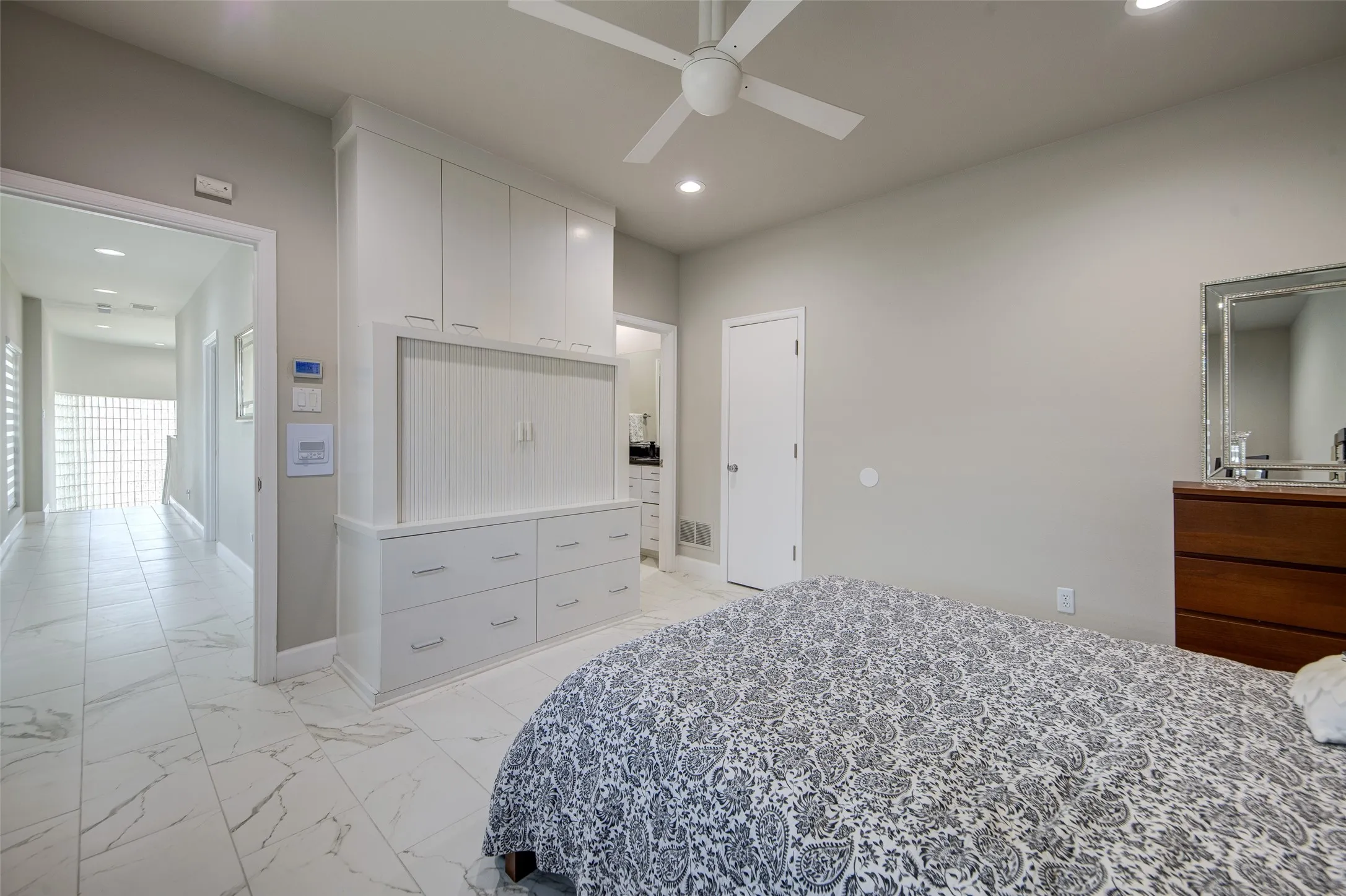 Single Family Residence For Sale in Denton County , 6604 Myrtle Beach Drive, Plano, Texas 75093, 3 Bedroom, 3 Bathroom, 3 Garage spaces, 3,185 Sqft, built in 1988, mls#21373019, Real Estate Agent in Plano, Homes For Sale in Denton county, Homes For Sale in Plano, Realtor in Plano Texas, Real Estate Brokerage Independent Realty Texas, Luminita Cordes Realtor