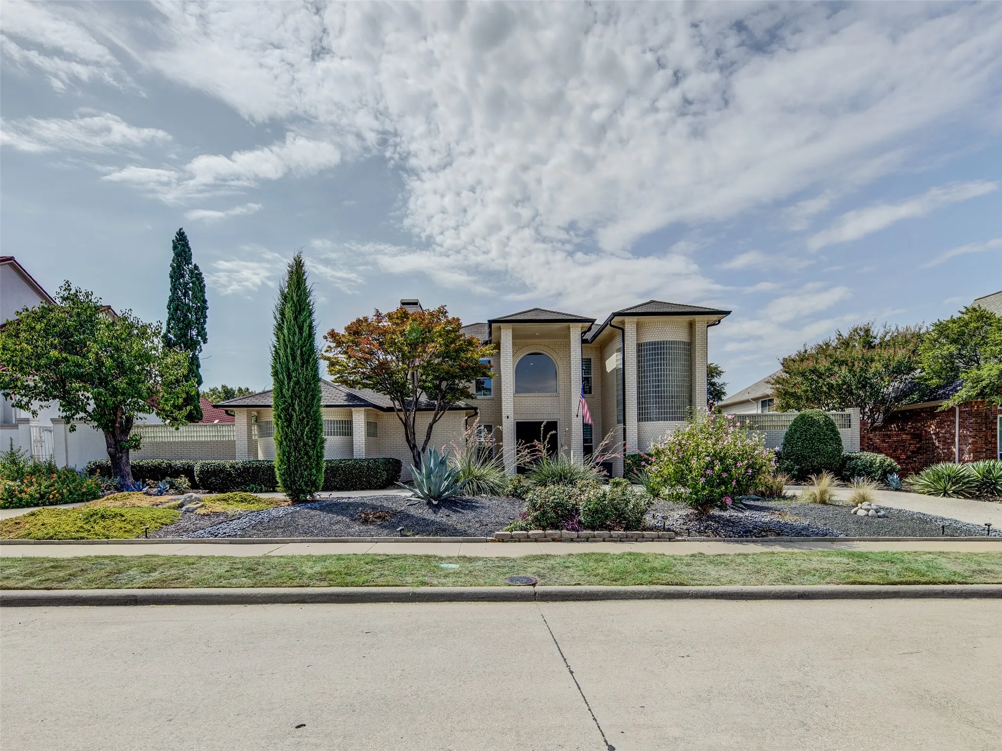 Single Family Residence For Sale in Denton County , 6604 Myrtle Beach Drive, Plano, Texas 75093, 3 Bedroom, 3 Bathroom, 3 Garage spaces, 3,185 Sqft, built in 1988, mls#21373019, Real Estate Agent in Plano, Homes For Sale in Denton county, Homes For Sale in Plano, Realtor in Plano Texas, Real Estate Brokerage Independent Realty Texas, Luminita Cordes Realtor