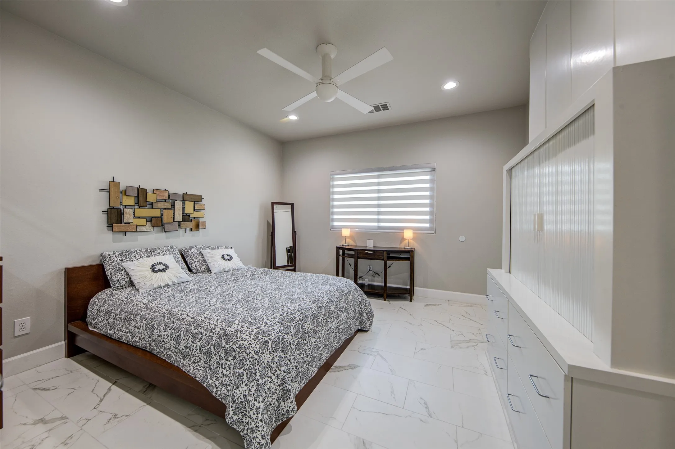 Single Family Residence For Sale in Denton County , 6604 Myrtle Beach Drive, Plano, Texas 75093, 3 Bedroom, 3 Bathroom, 3 Garage spaces, 3,185 Sqft, built in 1988, mls#21373019, Real Estate Agent in Plano, Homes For Sale in Denton county, Homes For Sale in Plano, Realtor in Plano Texas, Real Estate Brokerage Independent Realty Texas, Luminita Cordes Realtor