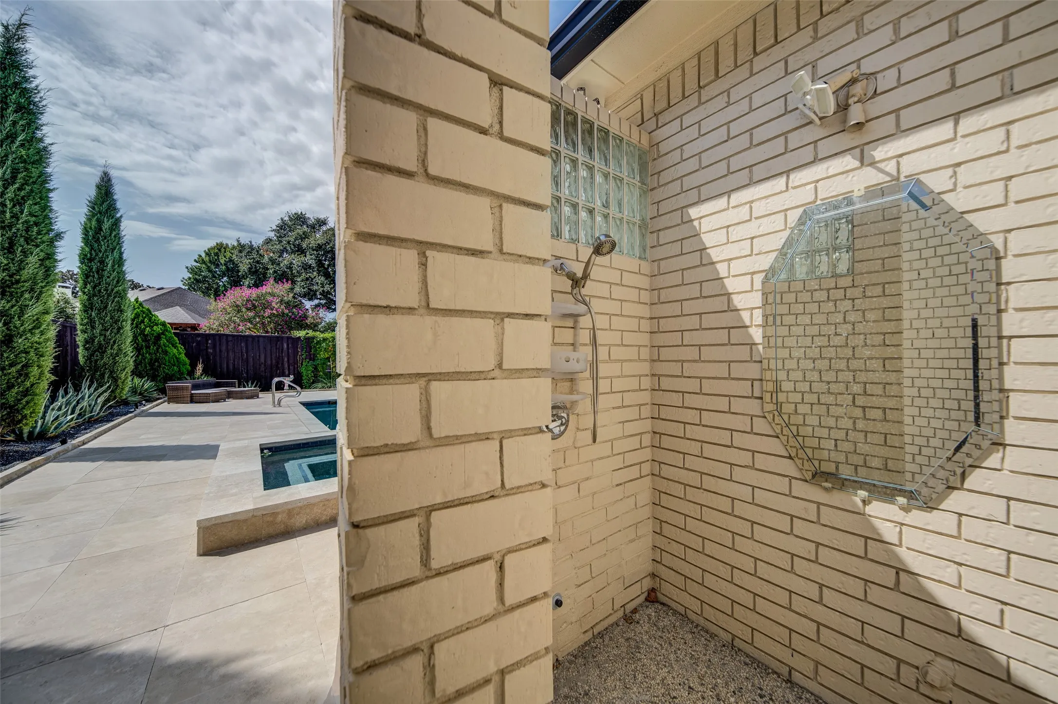 Single Family Residence For Sale in Denton County , 6604 Myrtle Beach Drive, Plano, Texas 75093, 3 Bedroom, 3 Bathroom, 3 Garage spaces, 3,185 Sqft, built in 1988, mls#21373019, Real Estate Agent in Plano, Homes For Sale in Denton county, Homes For Sale in Plano, Realtor in Plano Texas, Real Estate Brokerage Independent Realty Texas, Luminita Cordes Realtor
