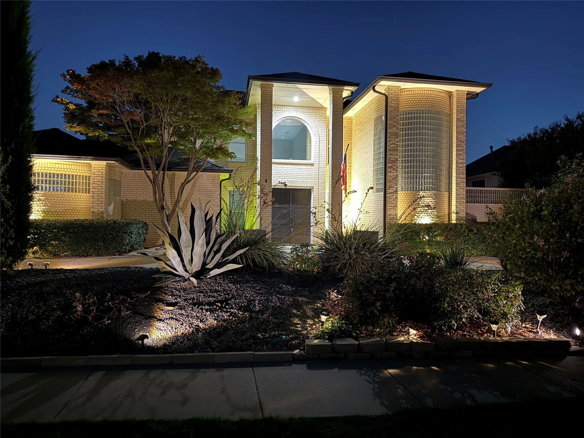 Single Family Residence For Sale in Denton County , 6604 Myrtle Beach Drive, Plano, Texas 75093, 3 Bedroom, 3 Bathroom, 3 Garage spaces, 3,185 Sqft, built in 1988, mls#21373019, Real Estate Agent in Plano, Homes For Sale in Denton county, Homes For Sale in Plano, Realtor in Plano Texas, Real Estate Brokerage Independent Realty Texas, Luminita Cordes Realtor