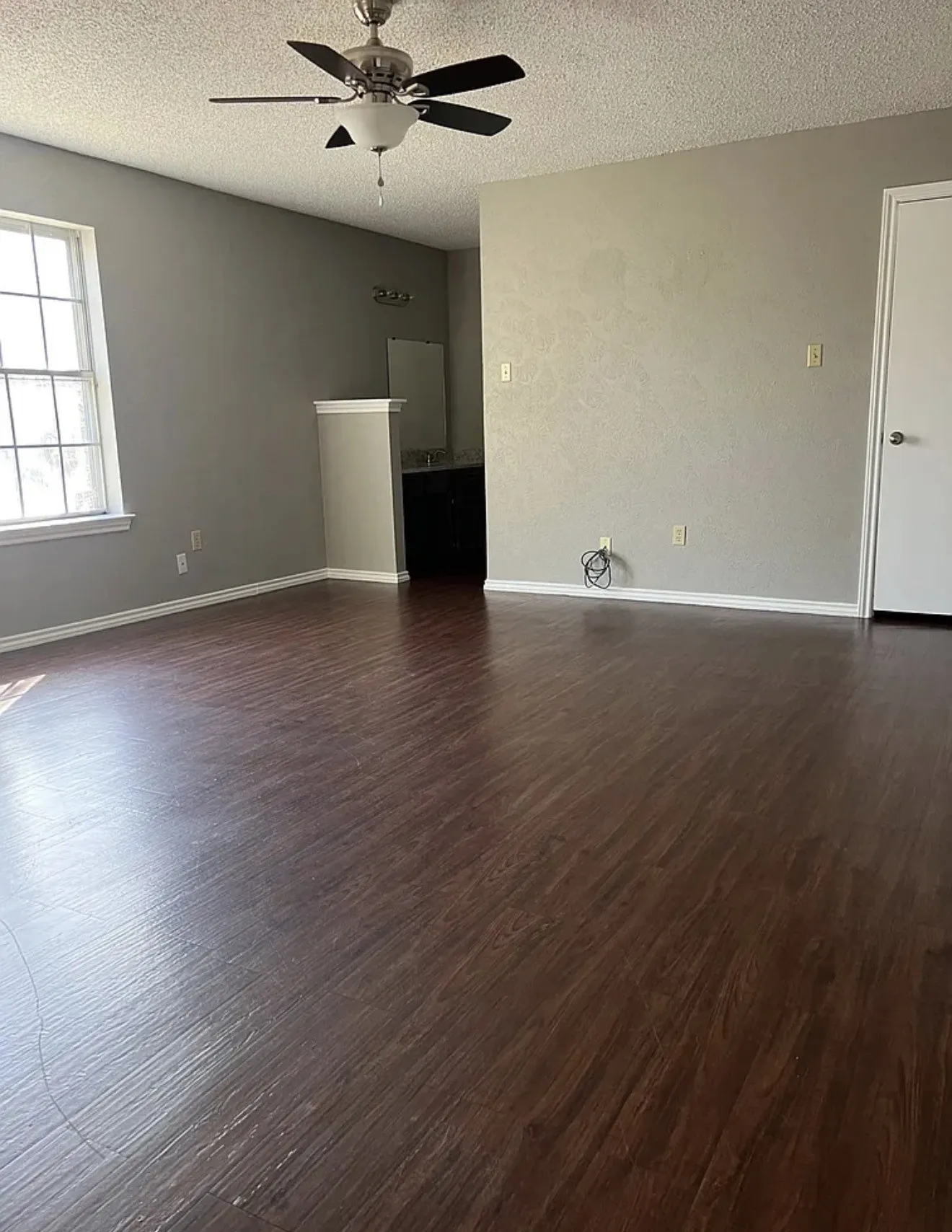Single Family Residence For Rent in Tarrant County , 3012 Barrington Court, Arlington, Texas 76014, 4 Bedroom, 3 Bathroom, 2 Garage spaces, 2,349 Sqft, built in 1976, mls#21375528, Real Estate Agent in Arlington, Homes For Rent in Tarrant county, Homes For Rent in Arlington, Realtor in Arlington Texas, Real Estate Brokerage Independent Realty Texas, Luminita Cordes Realtor