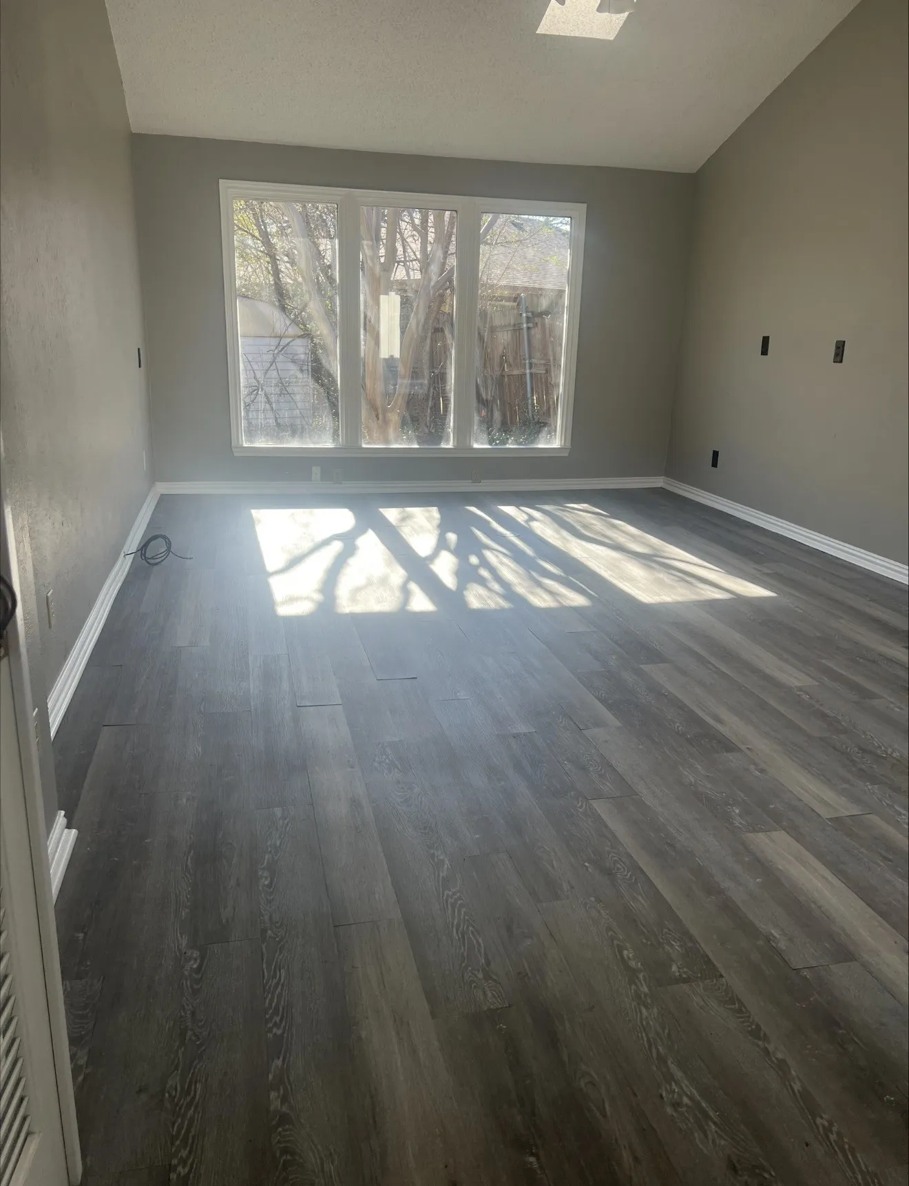 Single Family Residence For Rent in Tarrant County , 3012 Barrington Court, Arlington, Texas 76014, 4 Bedroom, 3 Bathroom, 2 Garage spaces, 2,349 Sqft, built in 1976, mls#21375528, Real Estate Agent in Arlington, Homes For Rent in Tarrant county, Homes For Rent in Arlington, Realtor in Arlington Texas, Real Estate Brokerage Independent Realty Texas, Luminita Cordes Realtor