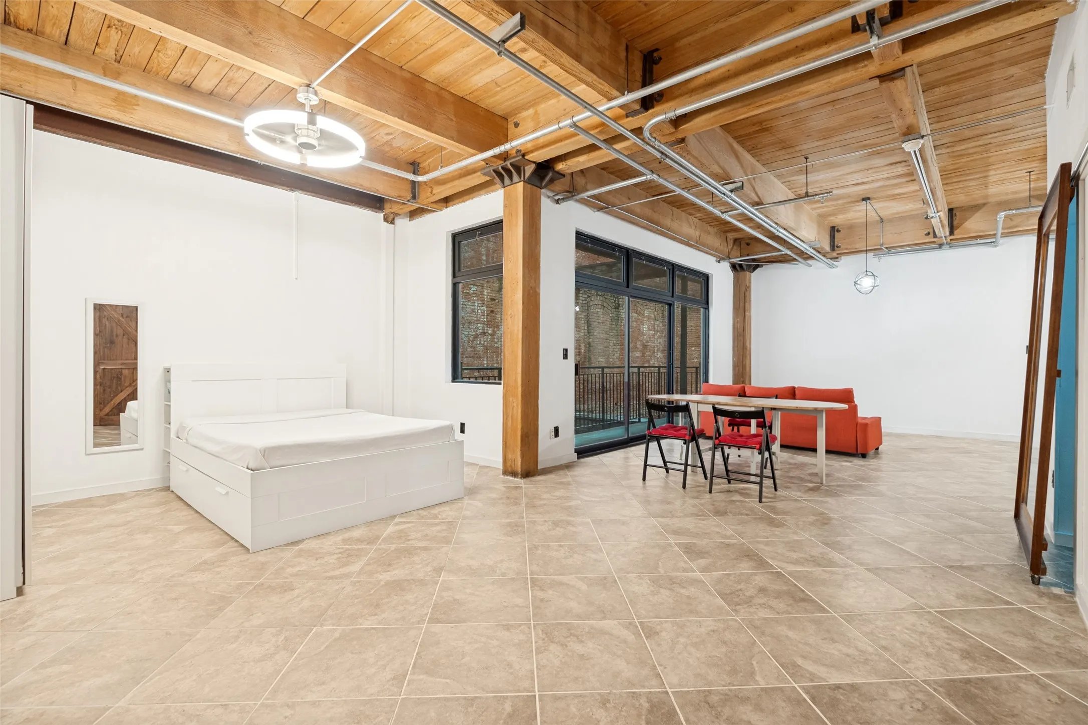 Condominium For Sale in Dallas County , 509 elm Street 401, Dallas, Texas 75202, 1 Bedroom, 1 Bathroom, Garage spaces, 1,103 Sqft, built in 1930, mls#21375529, Real Estate Agent in Dallas, Homes For Sale in Dallas county, Homes For Sale in Dallas, Realtor in Dallas Texas, Real Estate Brokerage Independent Realty Texas, Luminita Cordes Realtor
