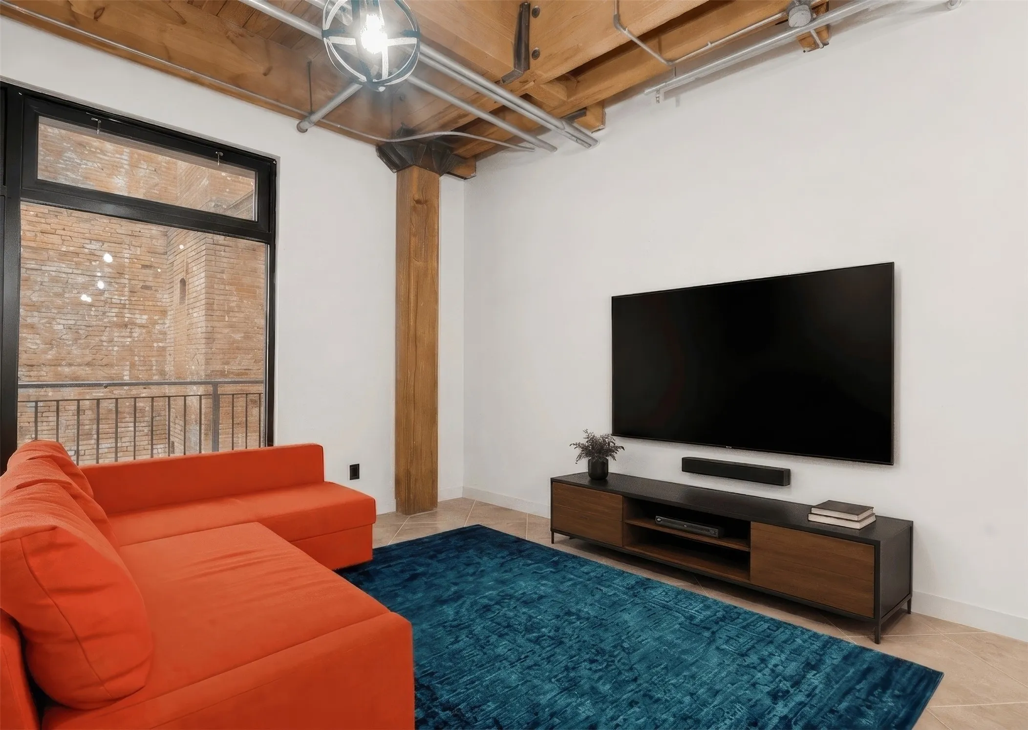 Condominium For Sale in Dallas County , 509 elm Street 401, Dallas, Texas 75202, 1 Bedroom, 1 Bathroom, Garage spaces, 1,103 Sqft, built in 1930, mls#21375529, Real Estate Agent in Dallas, Homes For Sale in Dallas county, Homes For Sale in Dallas, Realtor in Dallas Texas, Real Estate Brokerage Independent Realty Texas, Luminita Cordes Realtor