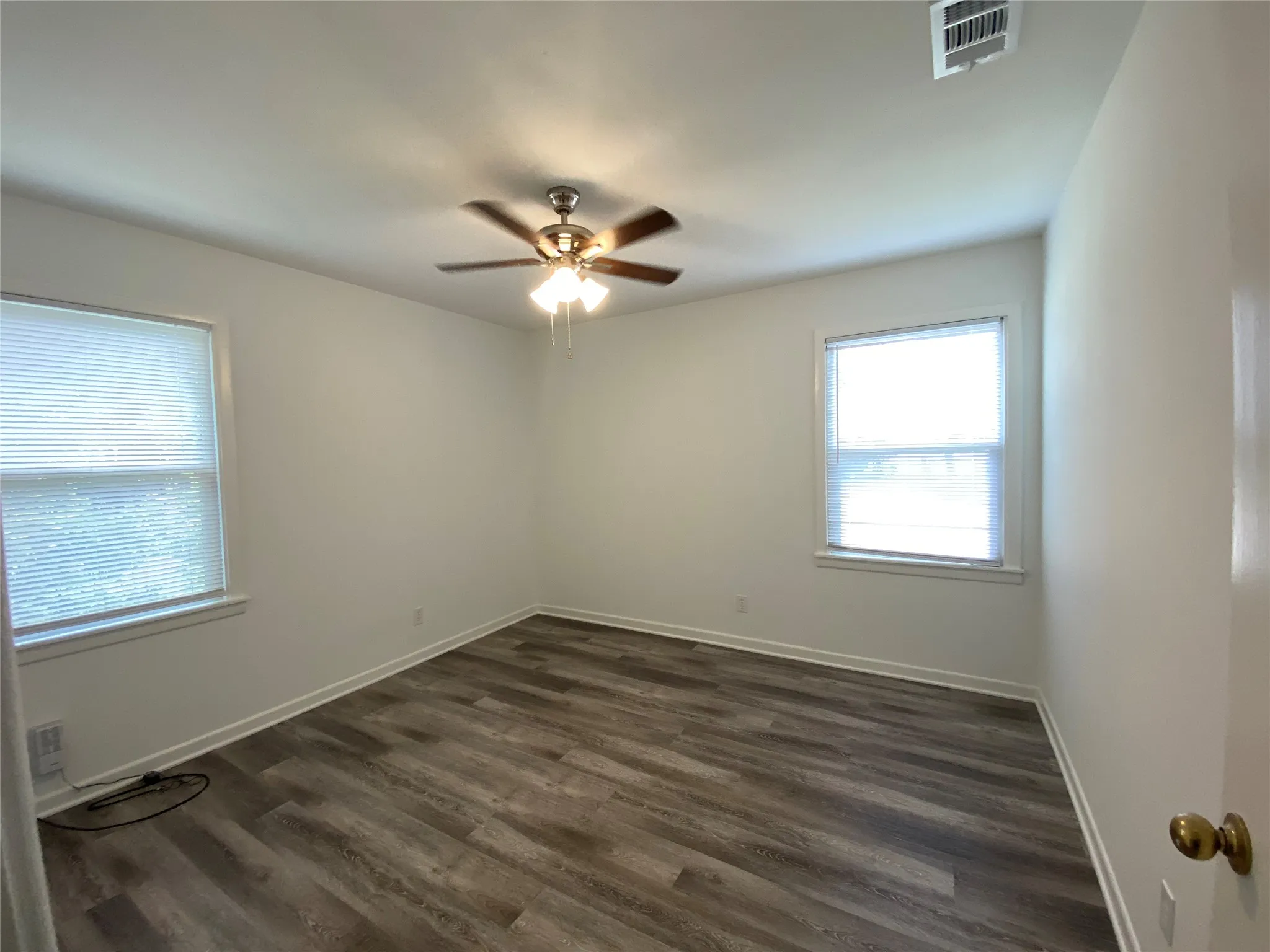 Single Family Residence For Rent in Tarrant County , 425 Wanda Way, Hurst, Texas 76053, 3 Bedroom, 1 Bathroom, Garage spaces, 925 Sqft, built in 1958, mls#21375515, Real Estate Agent in Hurst, Homes For Rent in Tarrant county, Homes For Rent in Hurst, Realtor in Hurst Texas, Real Estate Brokerage Independent Realty Texas, Luminita Cordes Realtor