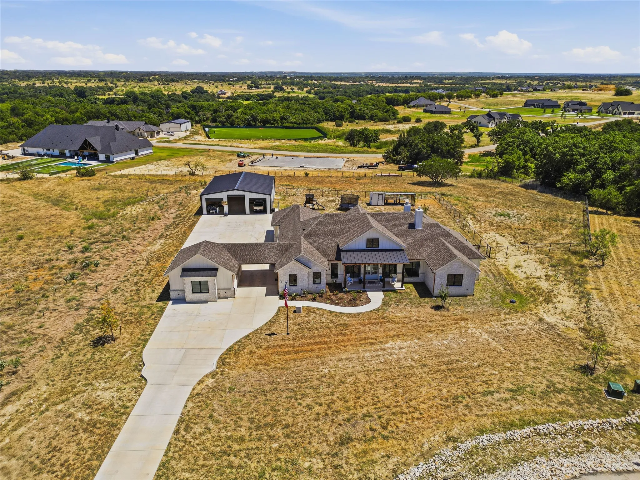 Single Family Residence For Sale in Parker County , 212 Dan Russell Bend, Weatherford, Texas 76087, 5 Bedroom, 4 Bathroom, 4 Garage spaces, 3,395 Sqft, built in 2024, mls#21370278, Real Estate Agent in Weatherford, Homes For Sale in Parker county, Homes For Sale in Weatherford, Realtor in Weatherford Texas, Real Estate Brokerage Independent Realty Texas, Luminita Cordes Realtor