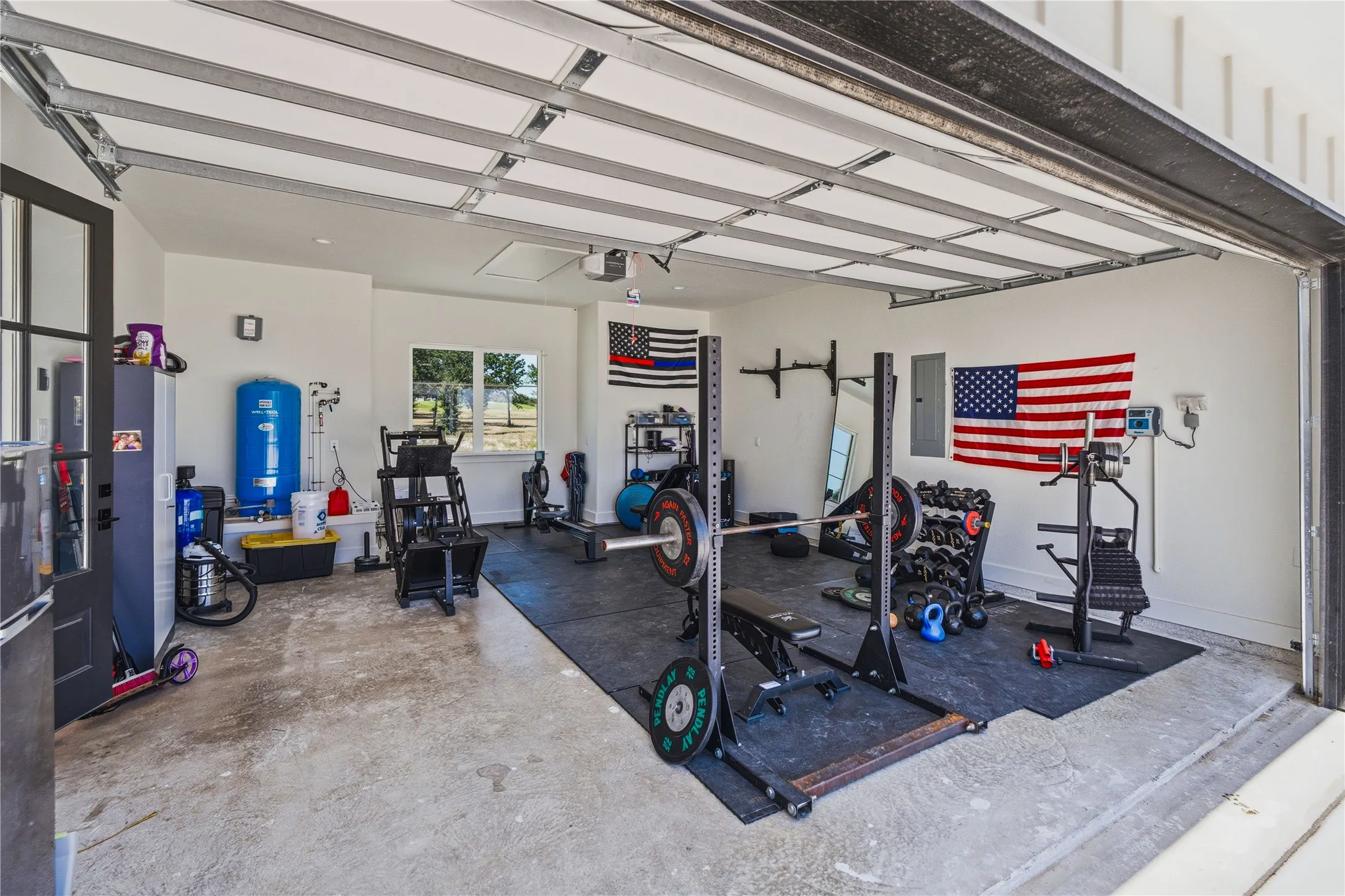 Single Family Residence For Sale in Parker County , 212 Dan Russell Bend, Weatherford, Texas 76087, 5 Bedroom, 4 Bathroom, 4 Garage spaces, 3,395 Sqft, built in 2024, mls#21370278, Real Estate Agent in Weatherford, Homes For Sale in Parker county, Homes For Sale in Weatherford, Realtor in Weatherford Texas, Real Estate Brokerage Independent Realty Texas, Luminita Cordes Realtor