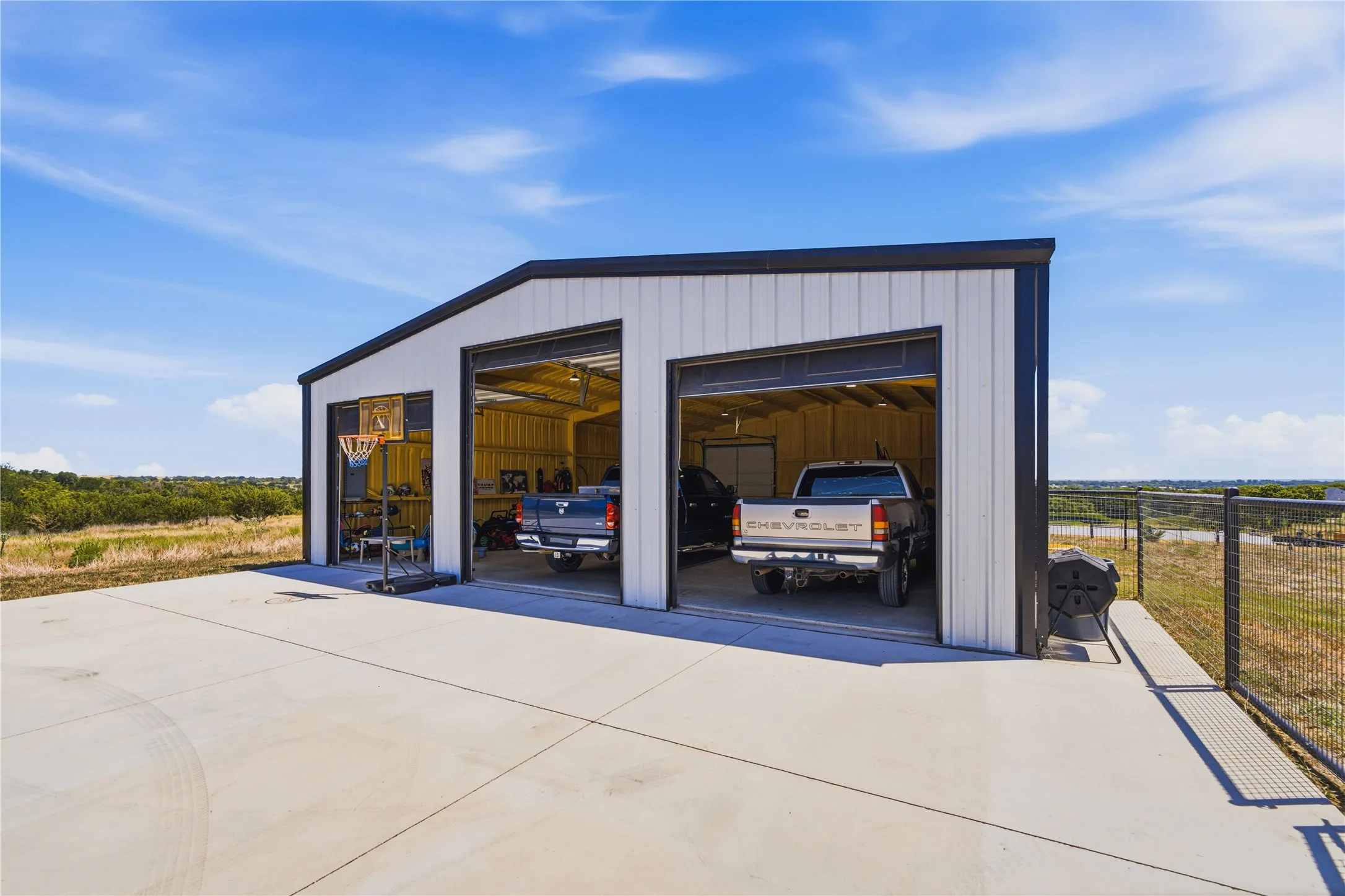 Single Family Residence For Sale in Parker County , 212 Dan Russell Bend, Weatherford, Texas 76087, 5 Bedroom, 4 Bathroom, 4 Garage spaces, 3,395 Sqft, built in 2024, mls#21370278, Real Estate Agent in Weatherford, Homes For Sale in Parker county, Homes For Sale in Weatherford, Realtor in Weatherford Texas, Real Estate Brokerage Independent Realty Texas, Luminita Cordes Realtor