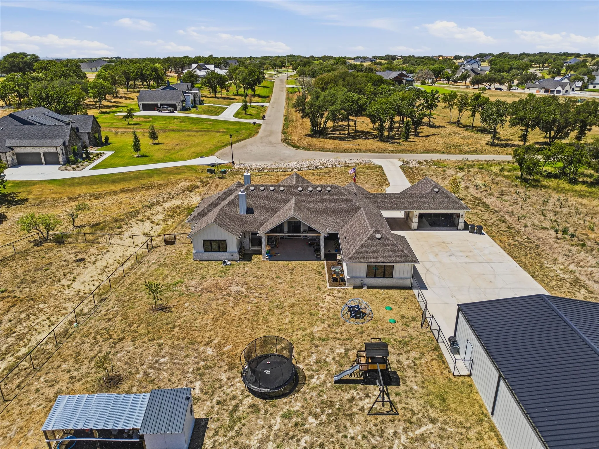 Single Family Residence For Sale in Parker County , 212 Dan Russell Bend, Weatherford, Texas 76087, 5 Bedroom, 4 Bathroom, 4 Garage spaces, 3,395 Sqft, built in 2024, mls#21370278, Real Estate Agent in Weatherford, Homes For Sale in Parker county, Homes For Sale in Weatherford, Realtor in Weatherford Texas, Real Estate Brokerage Independent Realty Texas, Luminita Cordes Realtor